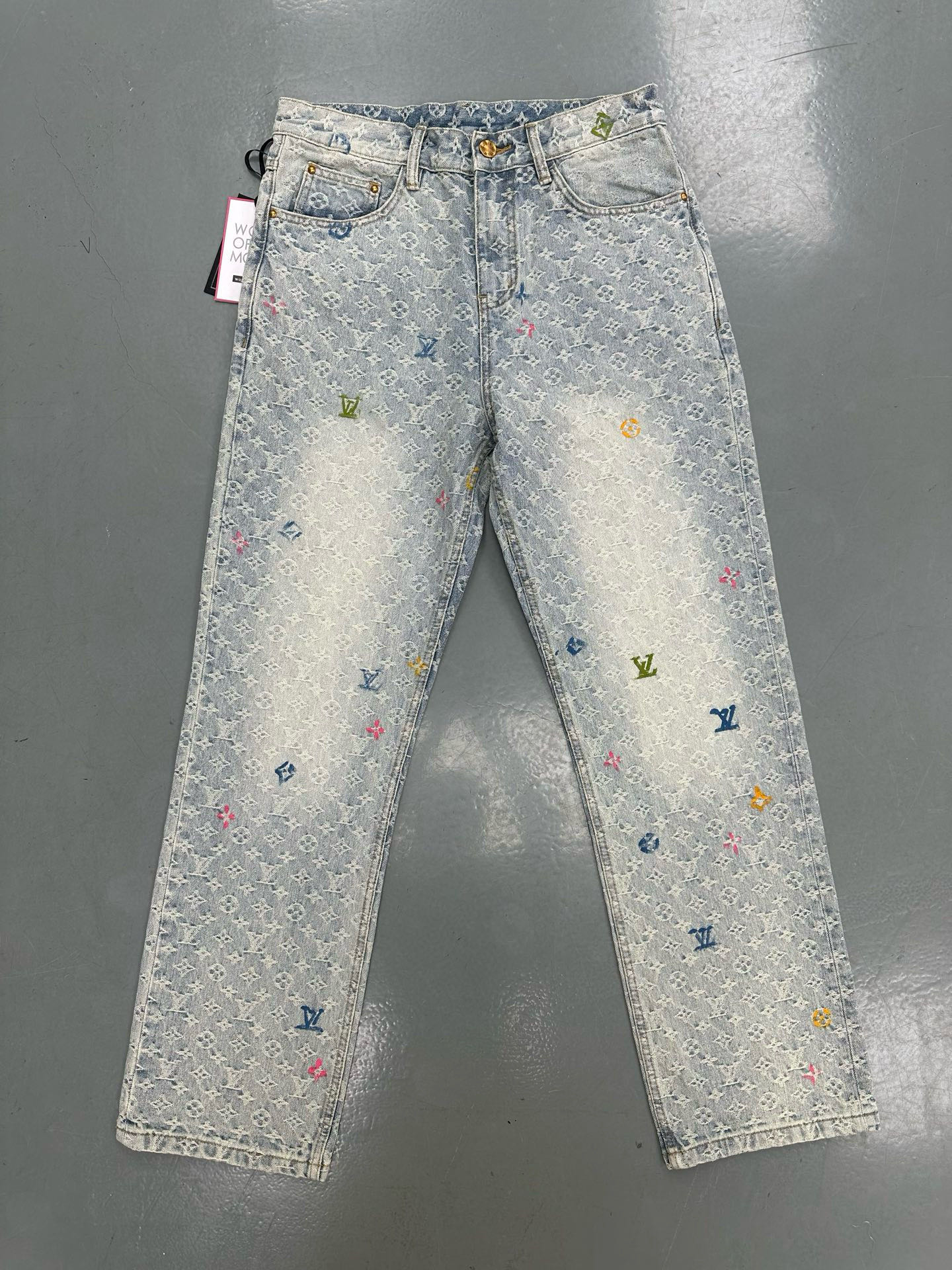  最新款，直筒阔腿裤牛仔裤👖超级定制款，原版五金，超级重工工艺，版型超赞👍细节做工无可挑剔！款式不挑人，