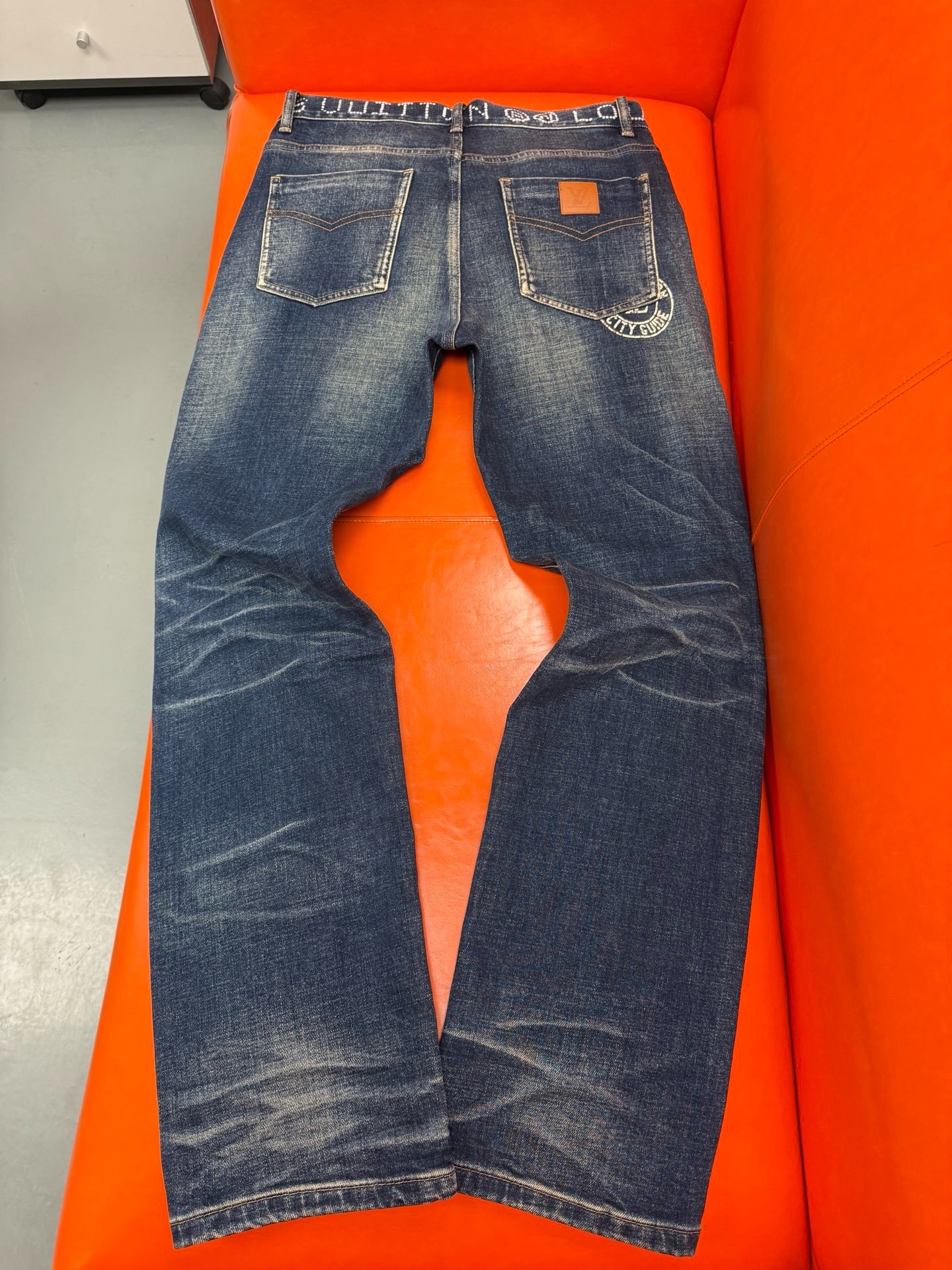 ￼ ￼ ￼ 独家爆款，牛仔裤🔥 创新新款. 直筒裤🔥￼新款现货上市🔥🔥原单爆款牛仔裤👖超级定制款，原版五