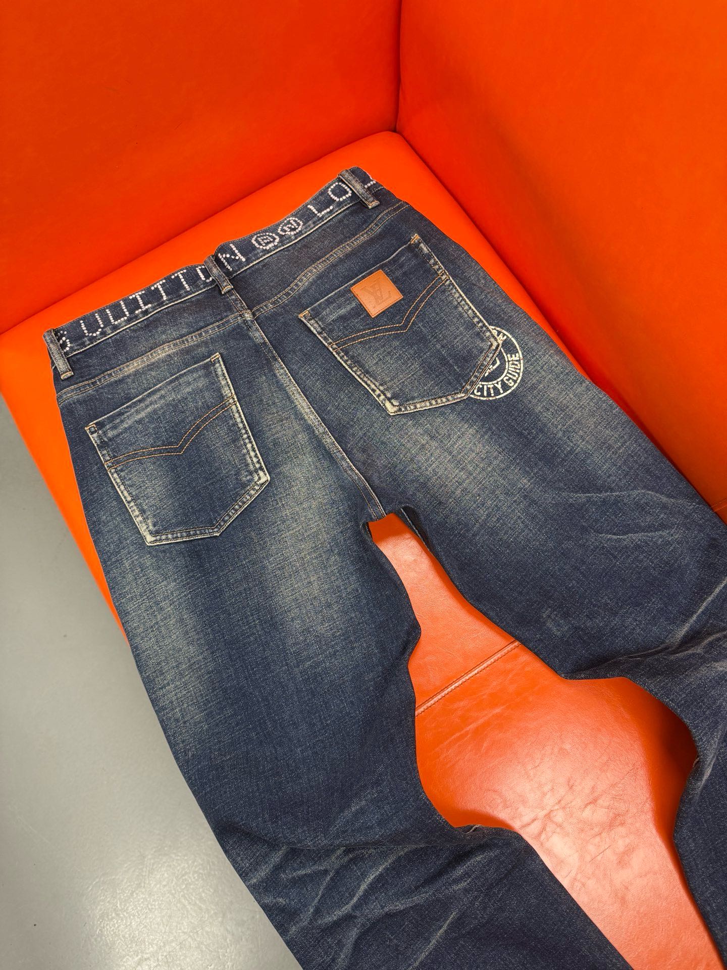 ￼ ￼ ￼ 独家爆款，牛仔裤🔥 创新新款. 直筒裤🔥￼新款现货上市🔥🔥原单爆款牛仔裤👖超级定制款，原版五