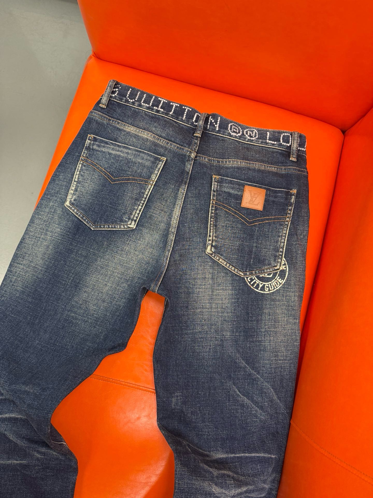 ￼ ￼ ￼ 独家爆款，牛仔裤🔥 创新新款. 直筒裤🔥￼新款现货上市🔥🔥原单爆款牛仔裤👖超级定制款，原版五