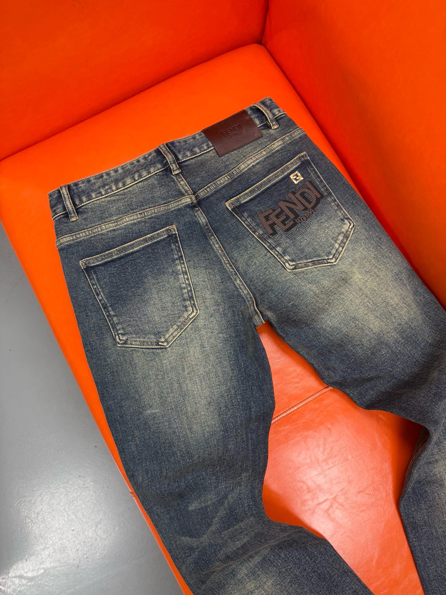 ￼ ￼ ￼ 最新款式新款上市现货🔥🔥新品🔥独家【首创】❤️原单品质🍒 爆款🔥牛仔裤👖超级定制款，原版五金