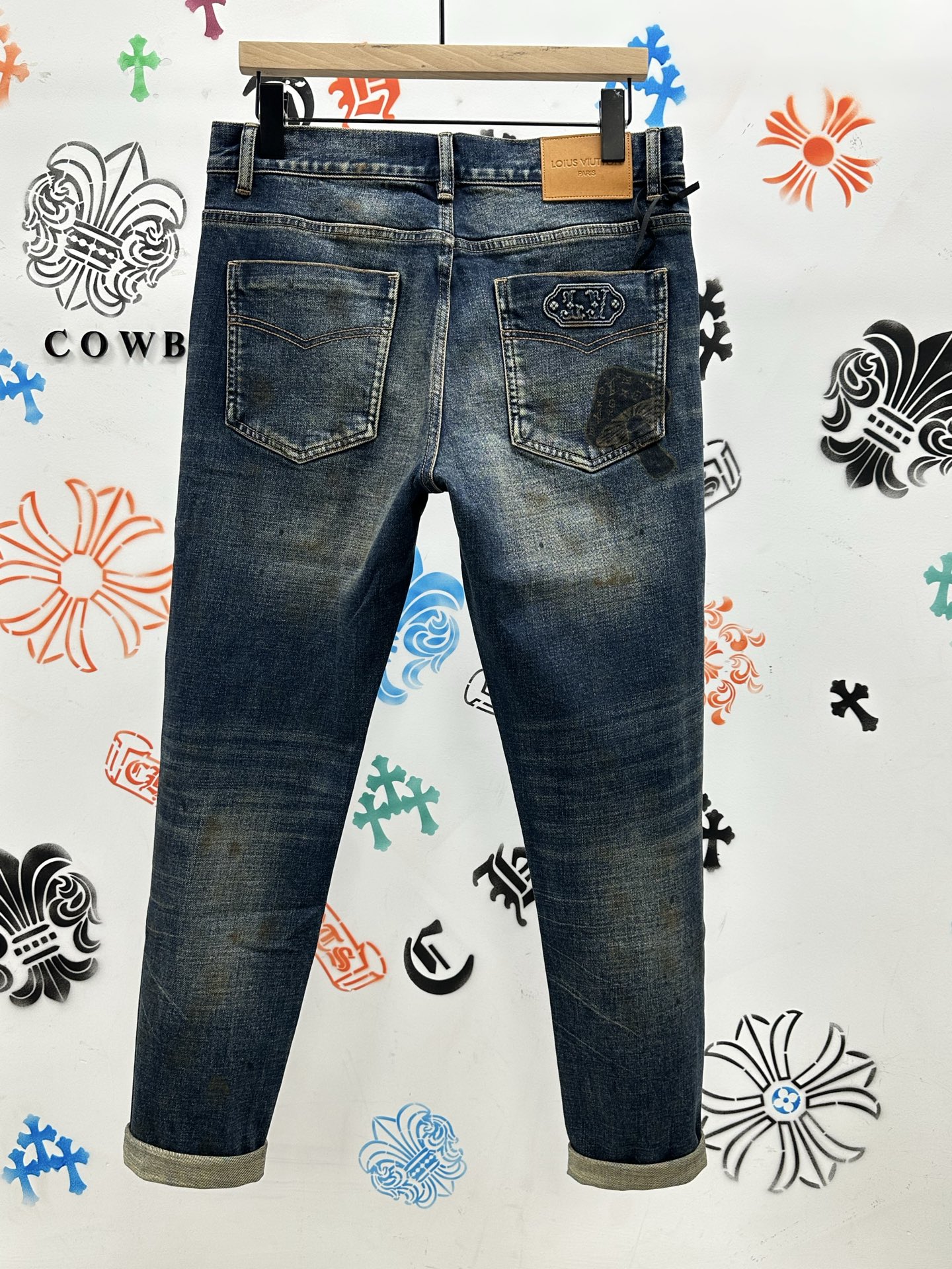 秋冬🔥新款现货上市🔥🔥原单爆款牛仔裤👖超级定制款，原版五金，超级重工工艺，版型超赞👍细节做工无可挑剔！款