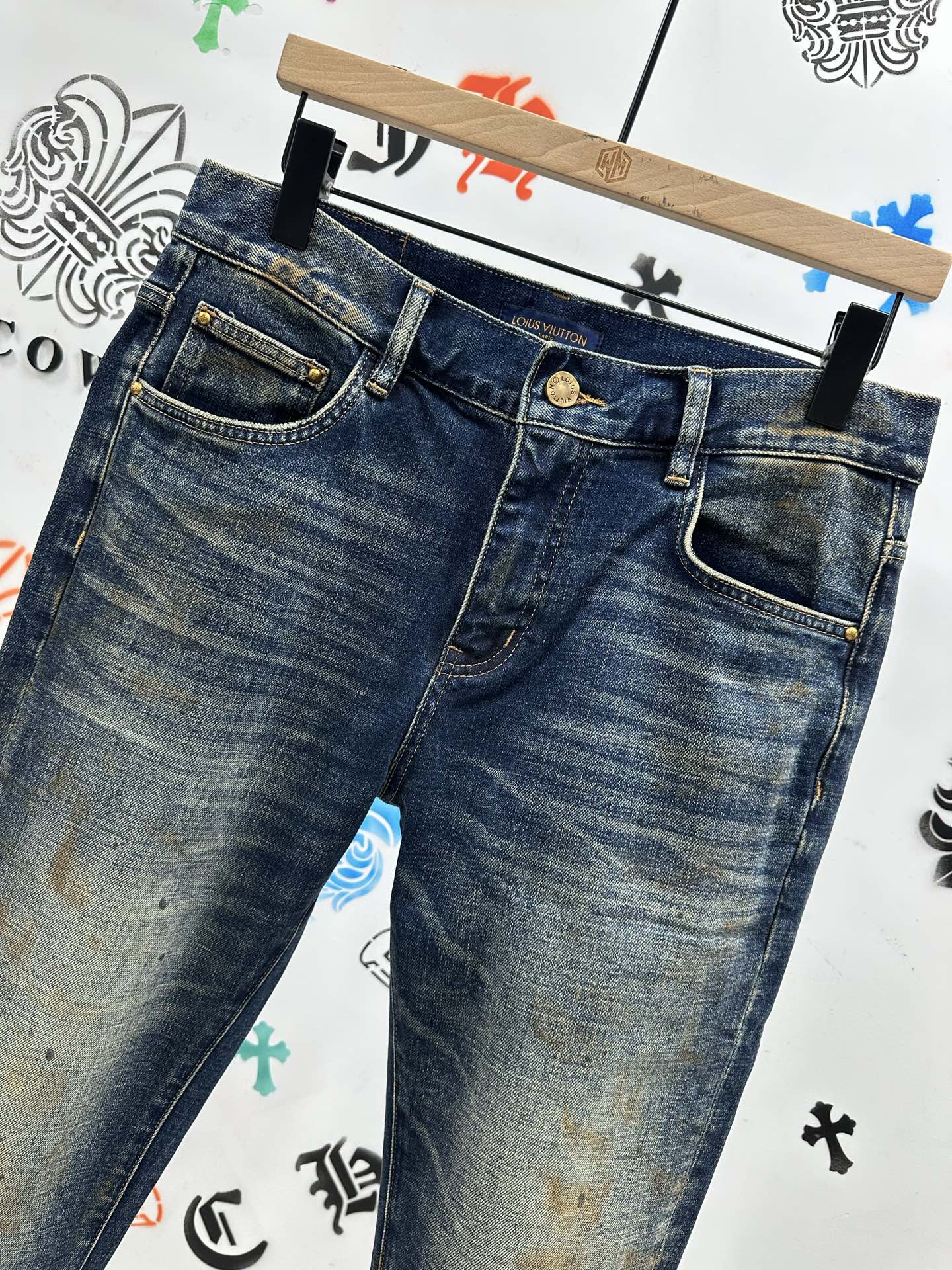 秋冬🔥新款现货上市🔥🔥原单爆款牛仔裤👖超级定制款，原版五金，超级重工工艺，版型超赞👍细节做工无可挑剔！款