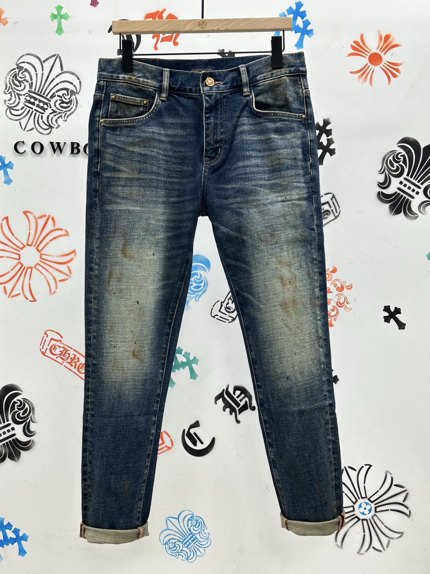 秋冬🔥新款现货上市🔥🔥原单爆款牛仔裤👖超级定制款，原版五金，超级重工工艺，版型超赞👍细节做工无可挑剔！款