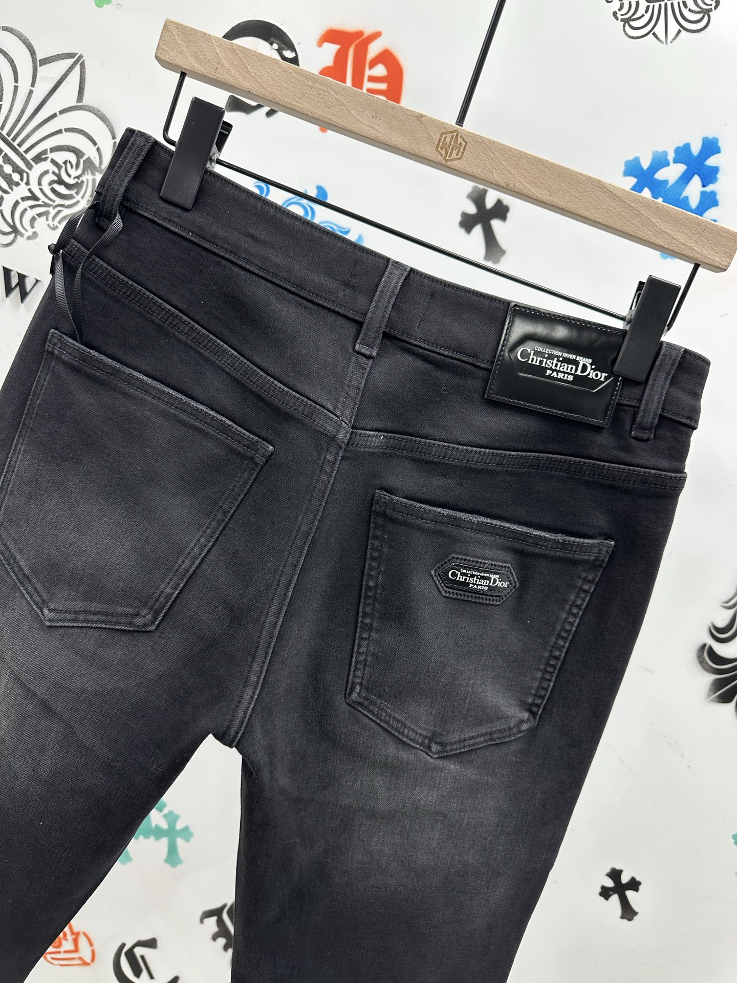 冬❄️（底抓绒）🔥新款现货上市🔥🔥原单爆款牛仔裤👖超级定制款，原版五金，超级重工工艺，版型超赞👍细节做工