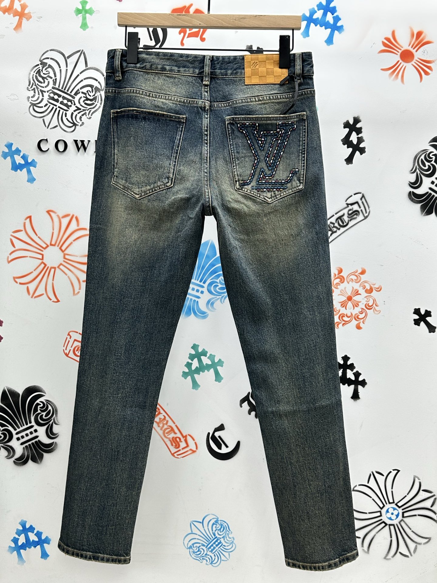 独特家爆款，创新新款. 🔥￼新款现货上市🔥🔥原单爆款牛仔裤👖超级定制款，原版五金，超级重工工艺，版型超赞