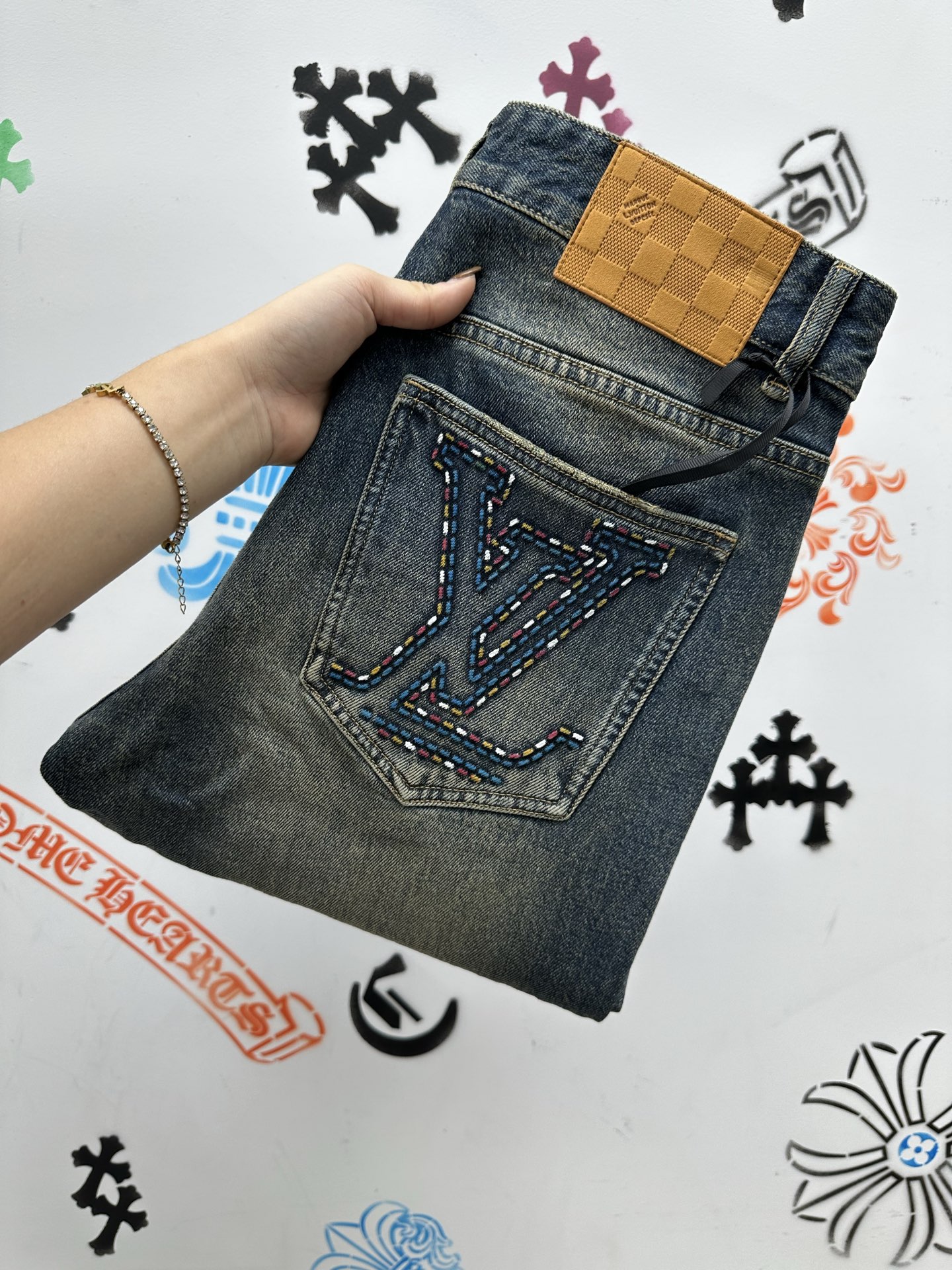 独特家爆款，创新新款. 🔥￼新款现货上市🔥🔥原单爆款牛仔裤👖超级定制款，原版五金，超级重工工艺，版型超赞