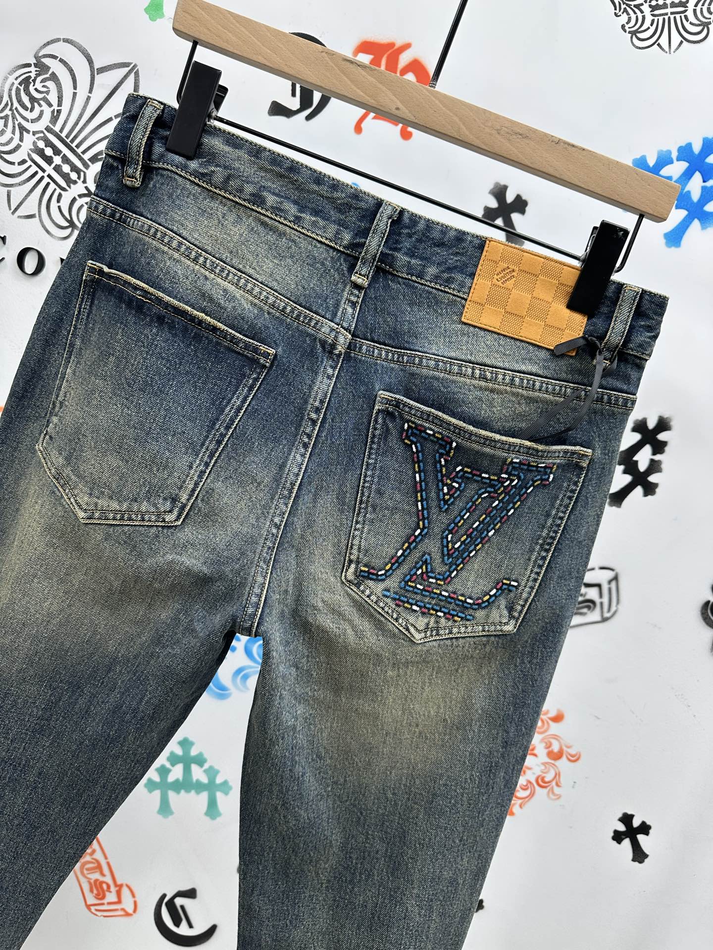 独特家爆款，创新新款. 🔥￼新款现货上市🔥🔥原单爆款牛仔裤👖超级定制款，原版五金，超级重工工艺，版型超赞