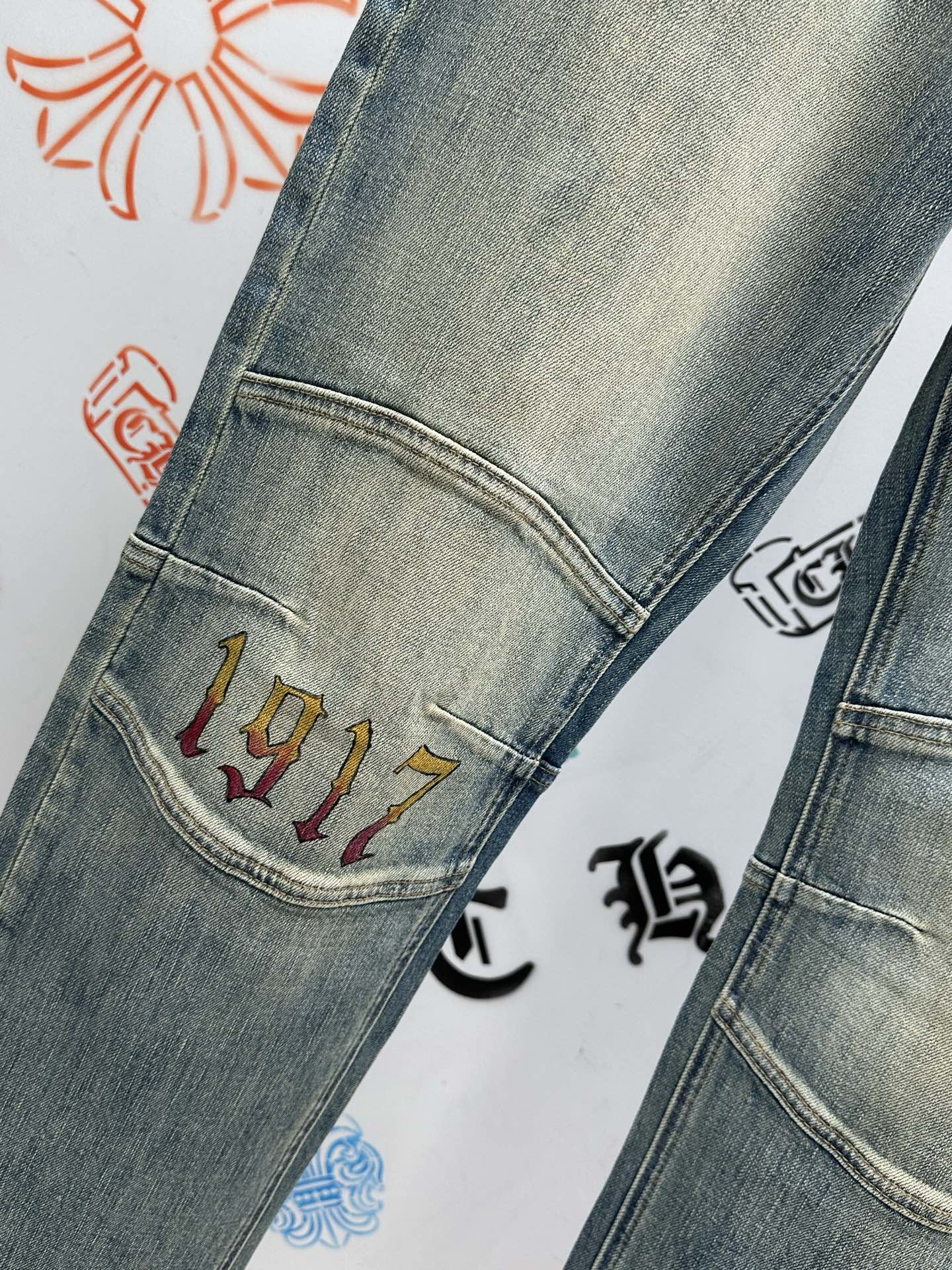 独特家爆款，创新新款. 🔥￼新款现货上市🔥🔥原单爆款牛仔裤👖超级定制款，原版五金，超级重工工艺，版型超赞