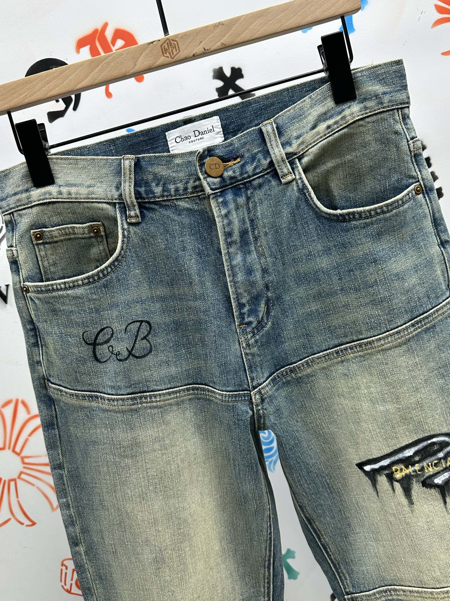 独特家爆款，创新新款. 🔥￼新款现货上市🔥🔥原单爆款牛仔裤👖超级定制款，原版五金，超级重工工艺，版型超赞