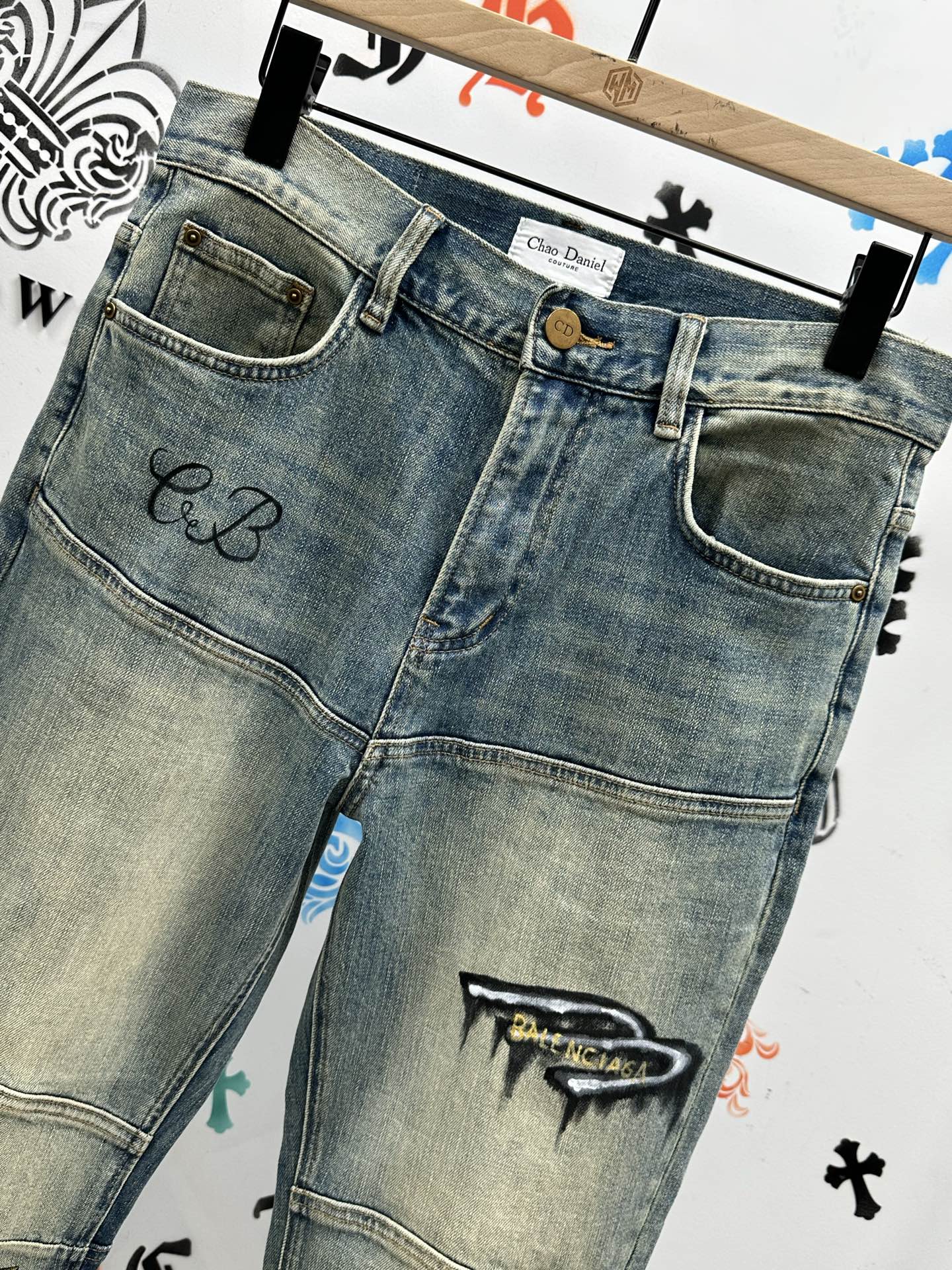 独特家爆款，创新新款. 🔥￼新款现货上市🔥🔥原单爆款牛仔裤👖超级定制款，原版五金，超级重工工艺，版型超赞