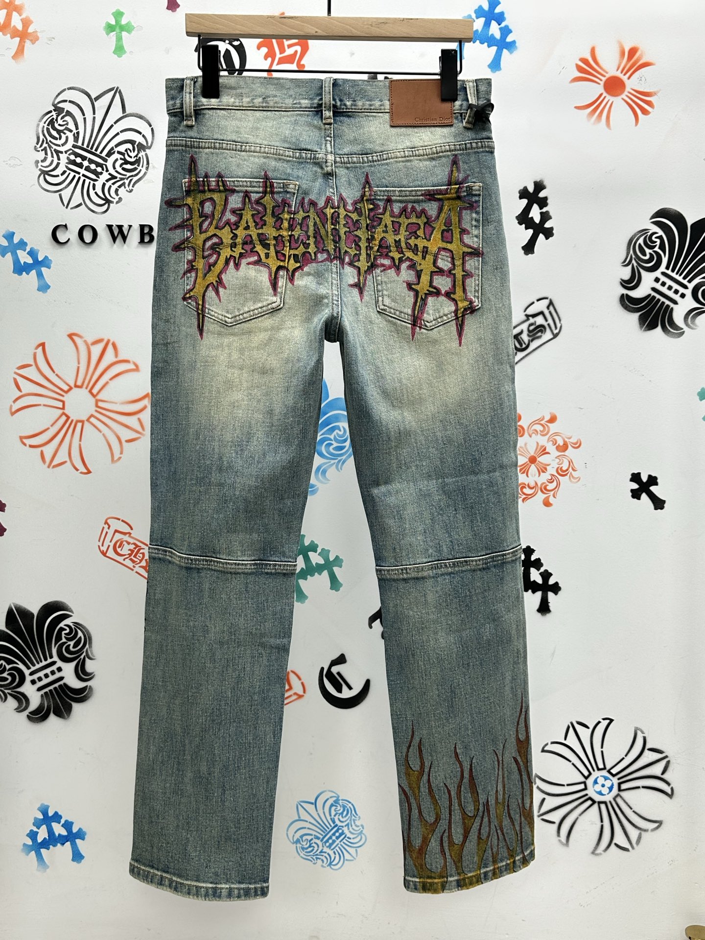 独特家爆款，创新新款. 🔥￼新款现货上市🔥🔥原单爆款牛仔裤👖超级定制款，原版五金，超级重工工艺，版型超赞