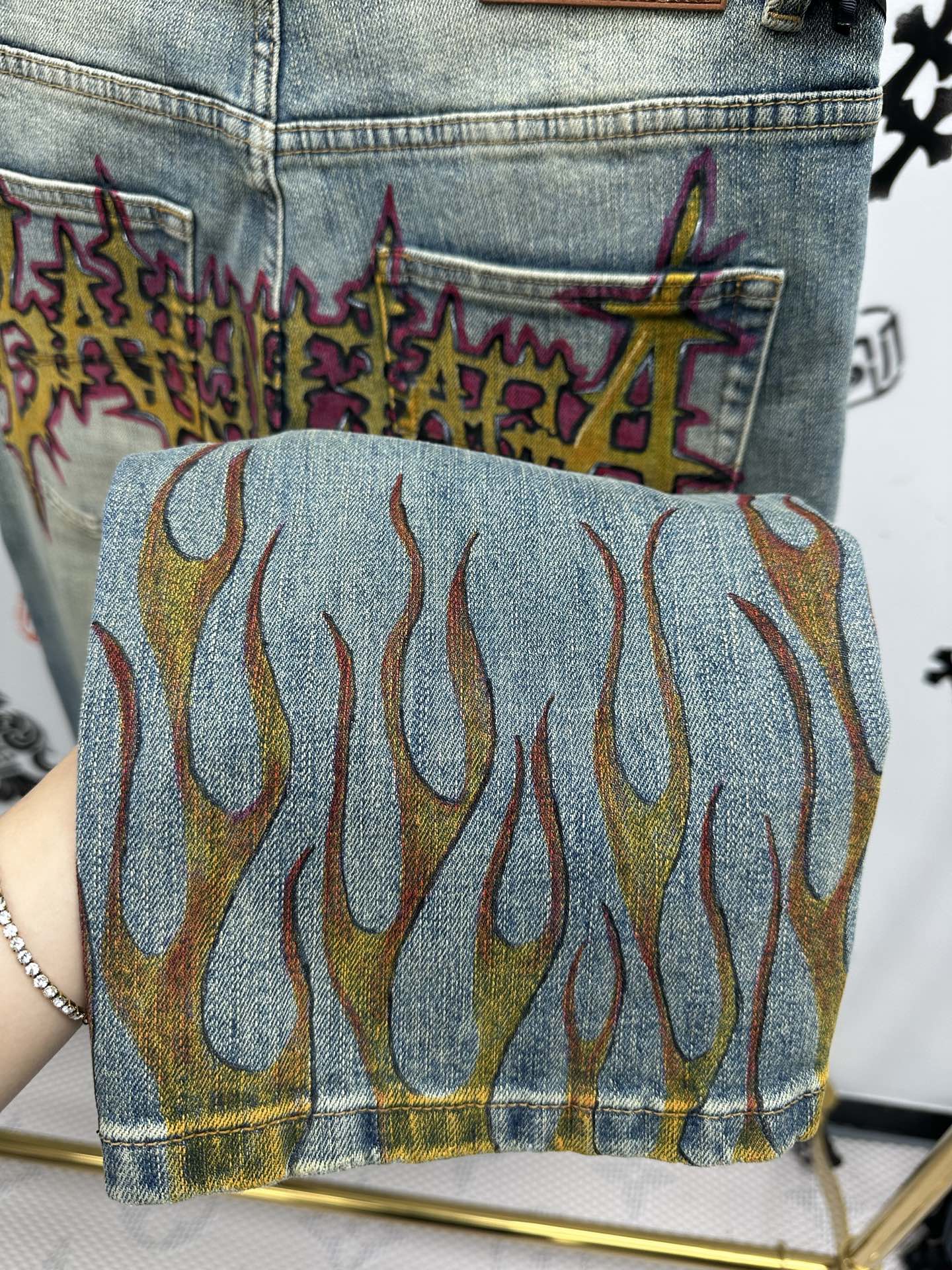 独特家爆款，创新新款. 🔥￼新款现货上市🔥🔥原单爆款牛仔裤👖超级定制款，原版五金，超级重工工艺，版型超赞