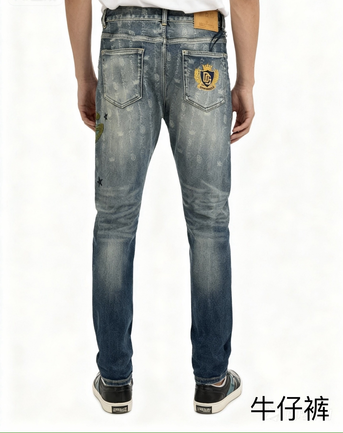 ￼ 。秋冬🐮🔥新款现货上市🔥🔥原单爆款牛仔裤👖超级定制款，原版五金，超级重工工艺，版型超赞👍细节做工无可