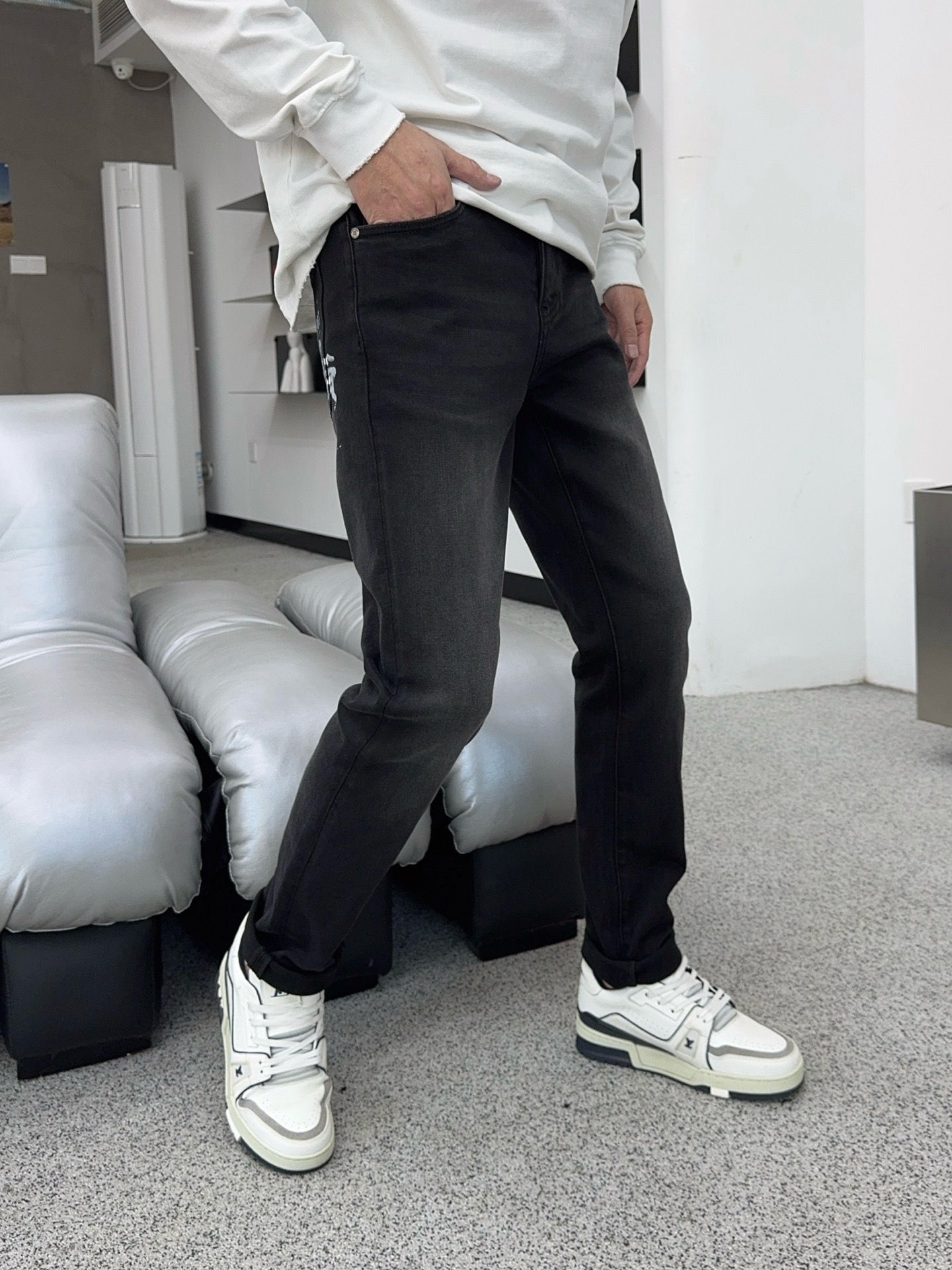 ￼ 冬❄️（底抓绒）秋冬🔥新款现货上市🔥🔥原单爆款牛仔裤👖超级定制款，原版五金，超级重工工艺，版型超赞👍