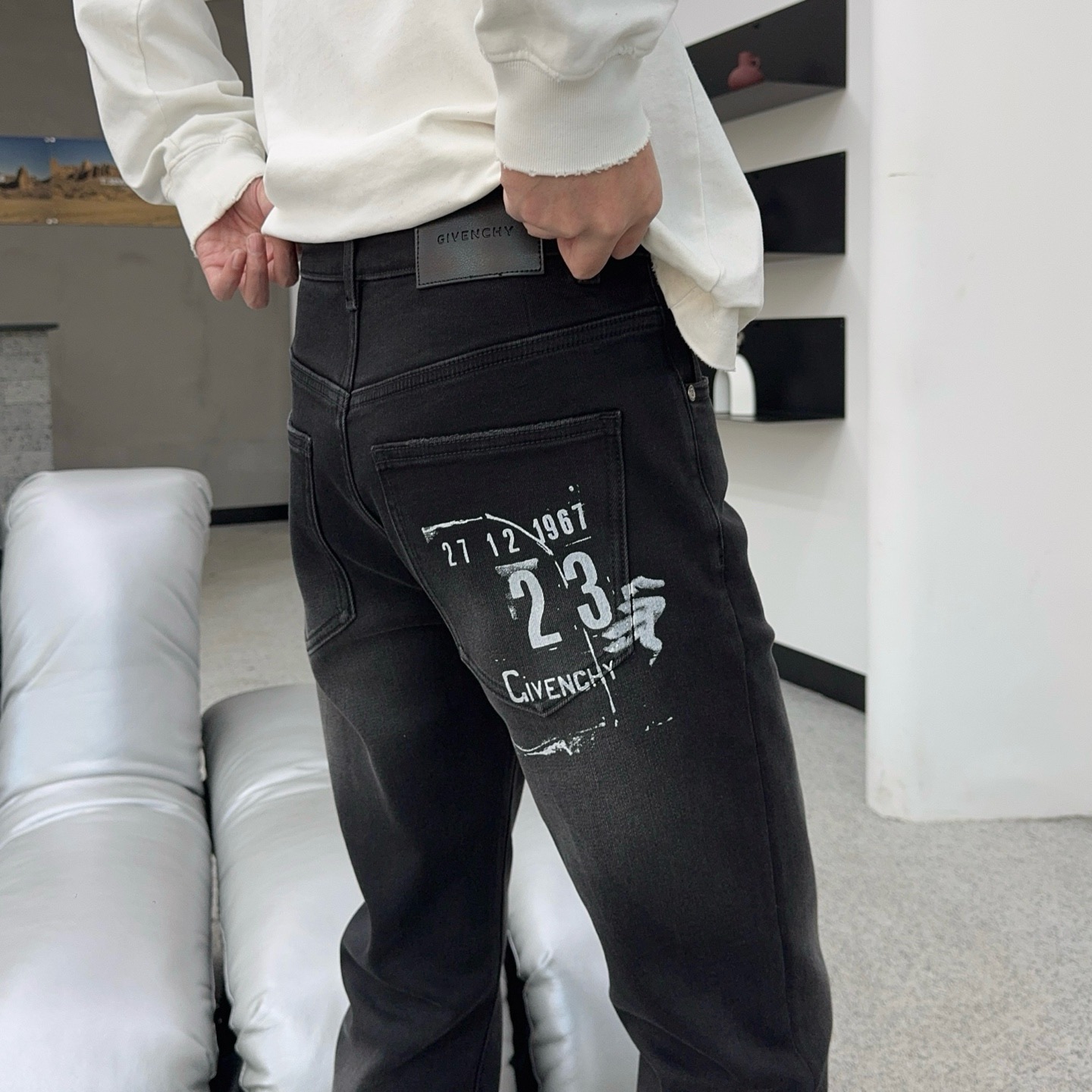 ￼ 冬❄️（底抓绒）秋冬🔥新款现货上市🔥🔥原单爆款牛仔裤👖超级定制款，原版五金，超级重工工艺，版型超赞👍