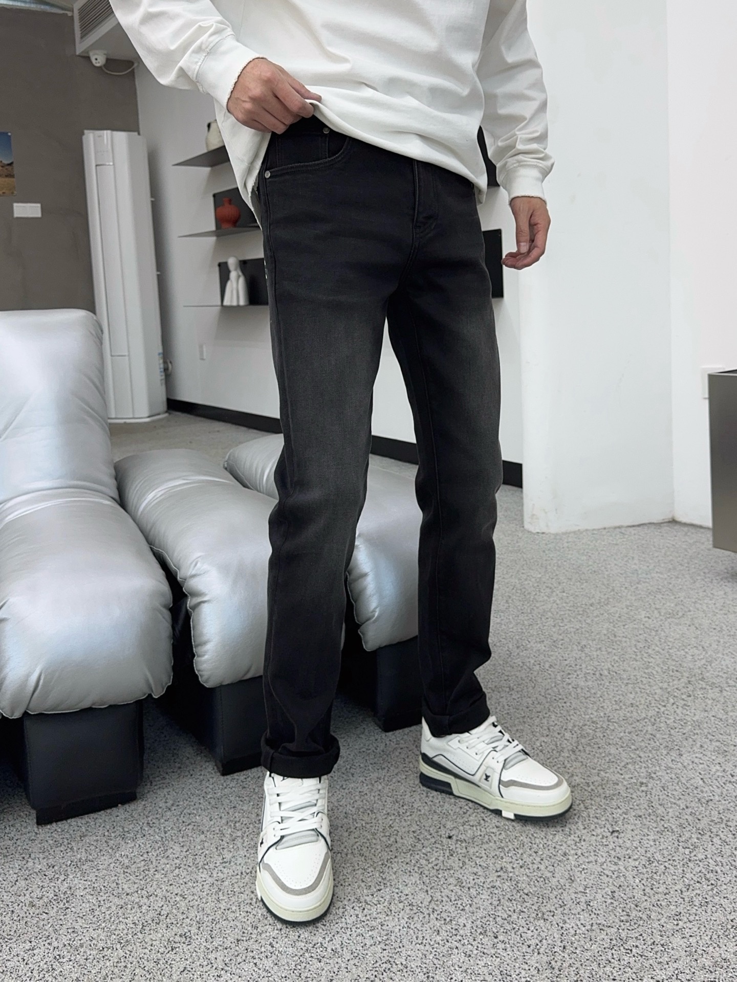 ￼ 冬❄️（底抓绒）秋冬🔥新款现货上市🔥🔥原单爆款牛仔裤👖超级定制款，原版五金，超级重工工艺，版型超赞👍