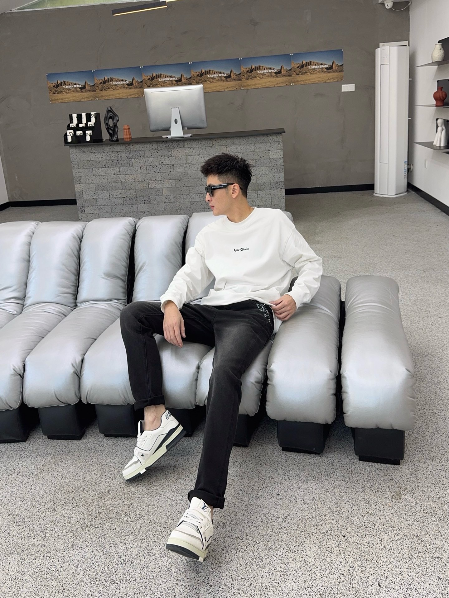 ￼ 冬❄️（底抓绒）秋冬🔥新款现货上市🔥🔥原单爆款牛仔裤👖超级定制款，原版五金，超级重工工艺，版型超赞👍