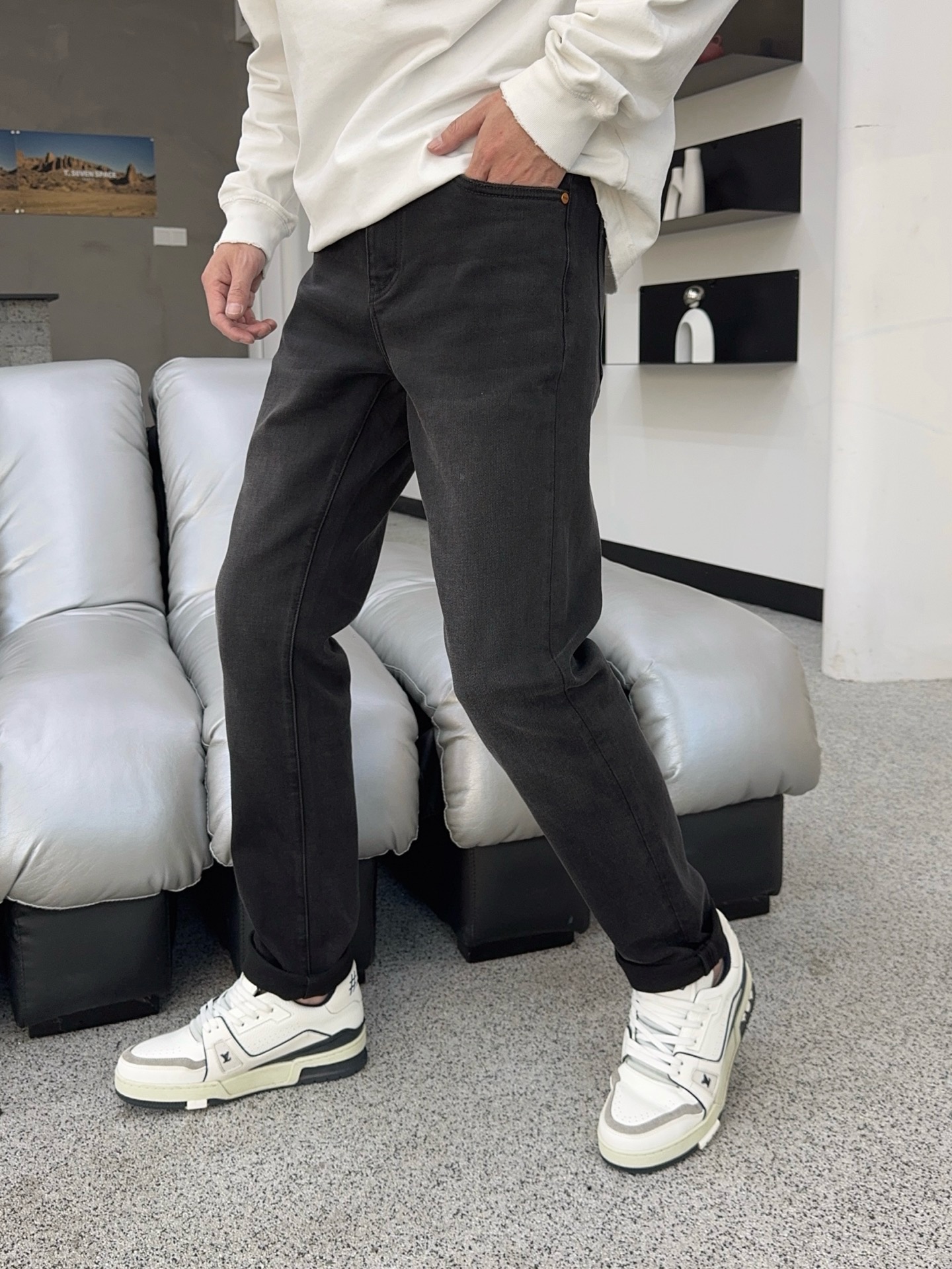 ￼ 冬❄️（底抓绒）秋冬🔥新款现货上市🔥🔥原单爆款牛仔裤👖超级定制款，原版五金，超级重工工艺，版型超赞👍