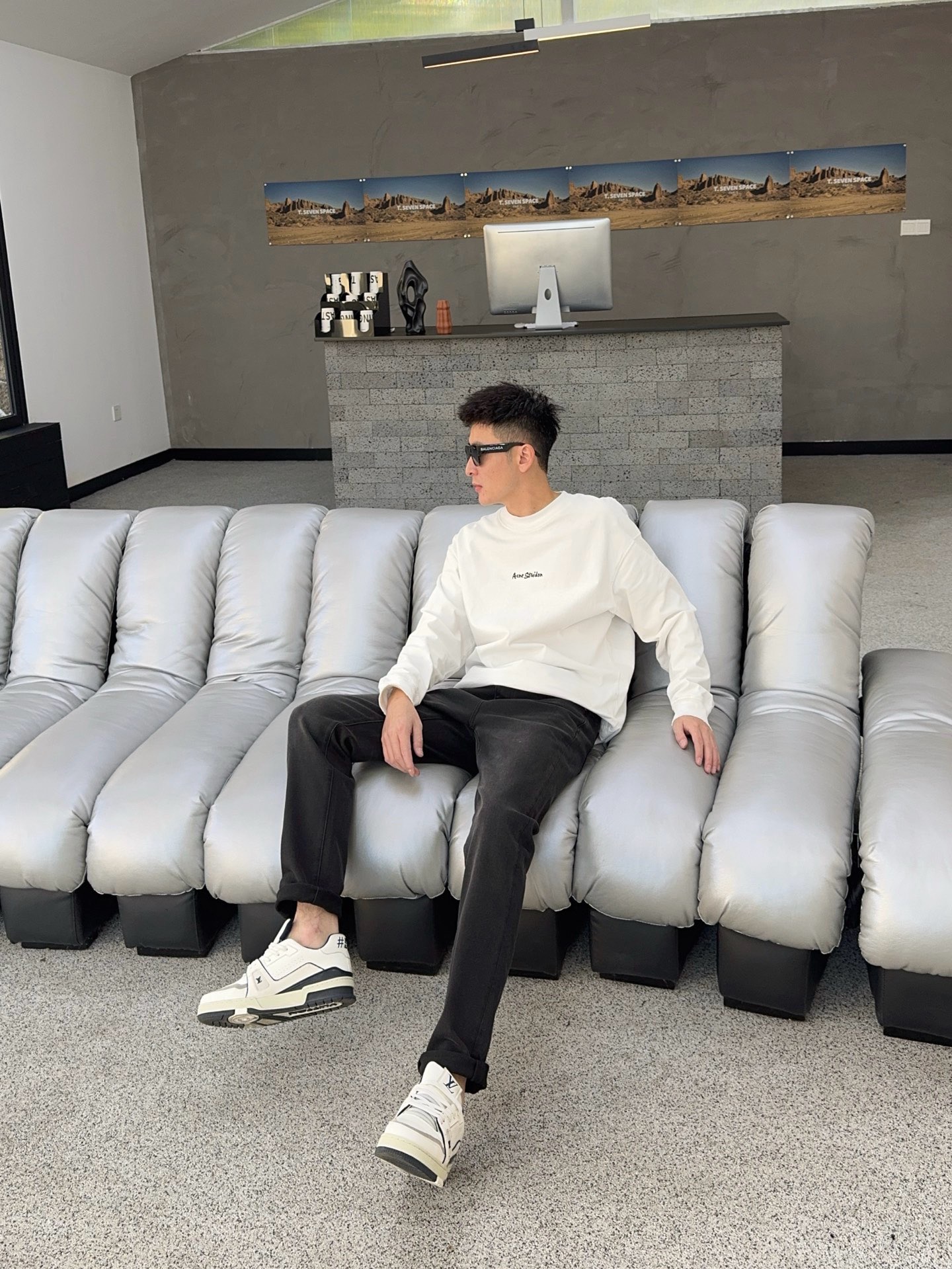 ￼ 冬❄️（底抓绒）秋冬🔥新款现货上市🔥🔥原单爆款牛仔裤👖超级定制款，原版五金，超级重工工艺，版型超赞👍