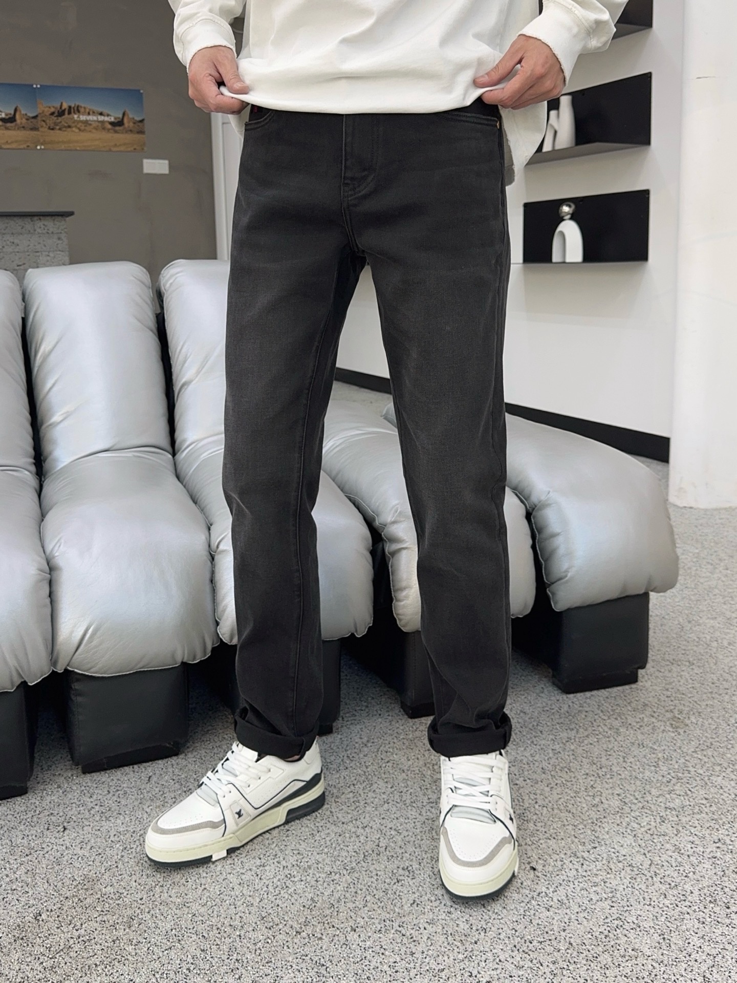 ￼ 冬❄️（底抓绒）秋冬🔥新款现货上市🔥🔥原单爆款牛仔裤👖超级定制款，原版五金，超级重工工艺，版型超赞👍