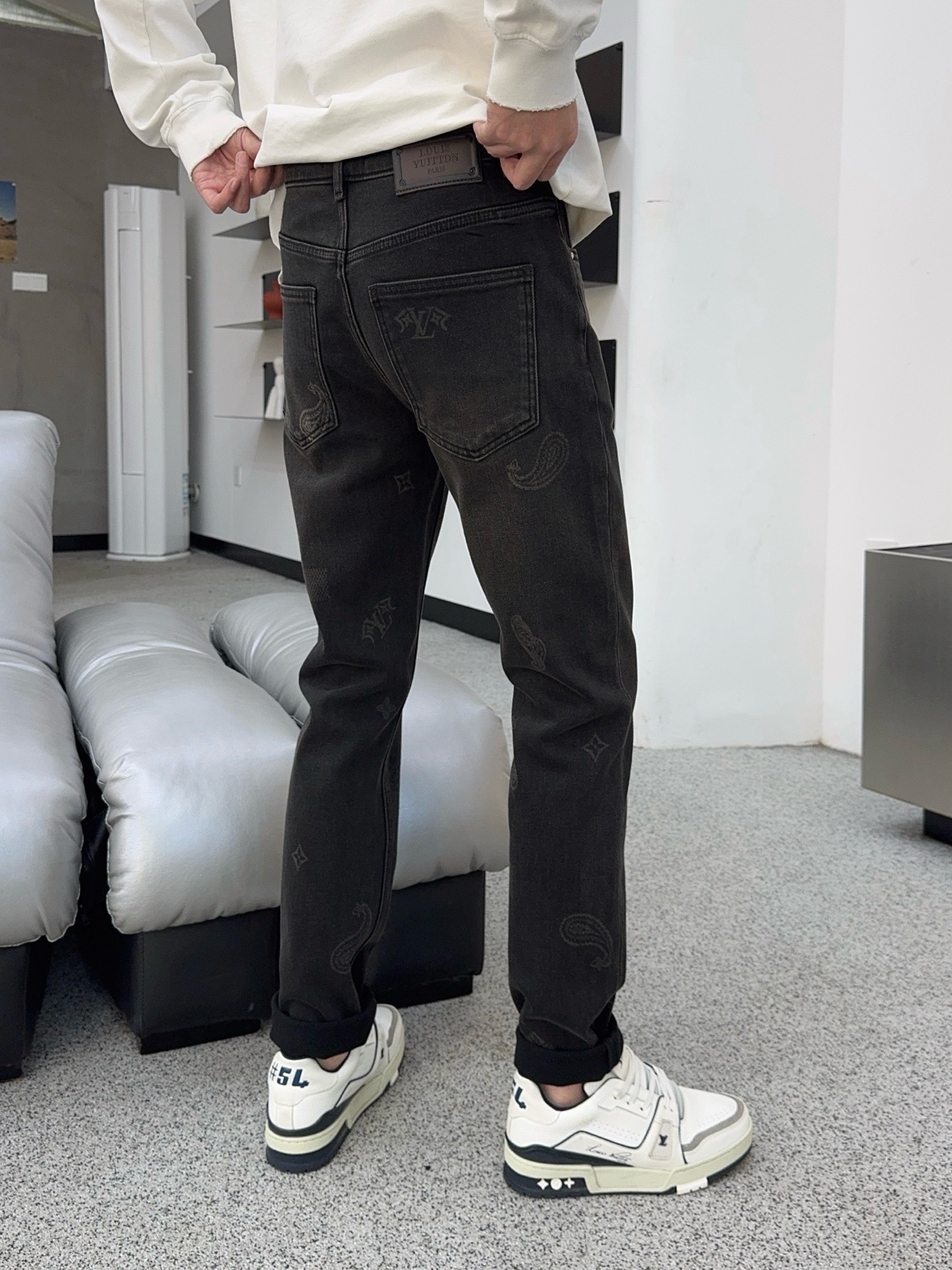 ￼ 冬❄️（底抓绒）秋冬🔥新款现货上市🔥🔥原单爆款牛仔裤👖超级定制款，原版五金，超级重工工艺，版型超赞👍