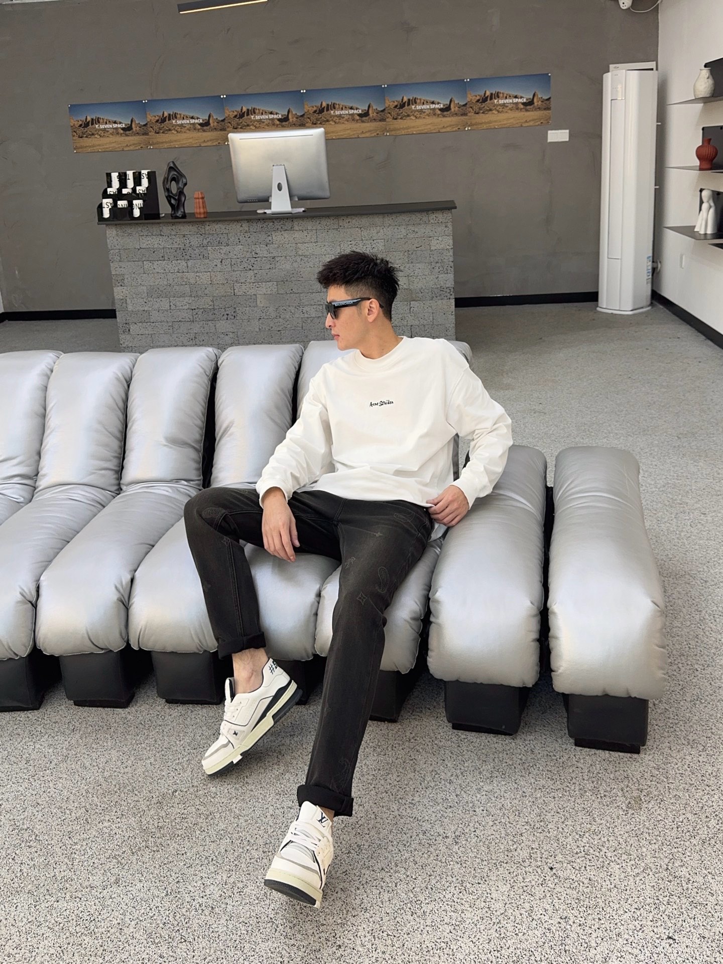 ￼ 冬❄️（底抓绒）秋冬🔥新款现货上市🔥🔥原单爆款牛仔裤👖超级定制款，原版五金，超级重工工艺，版型超赞👍