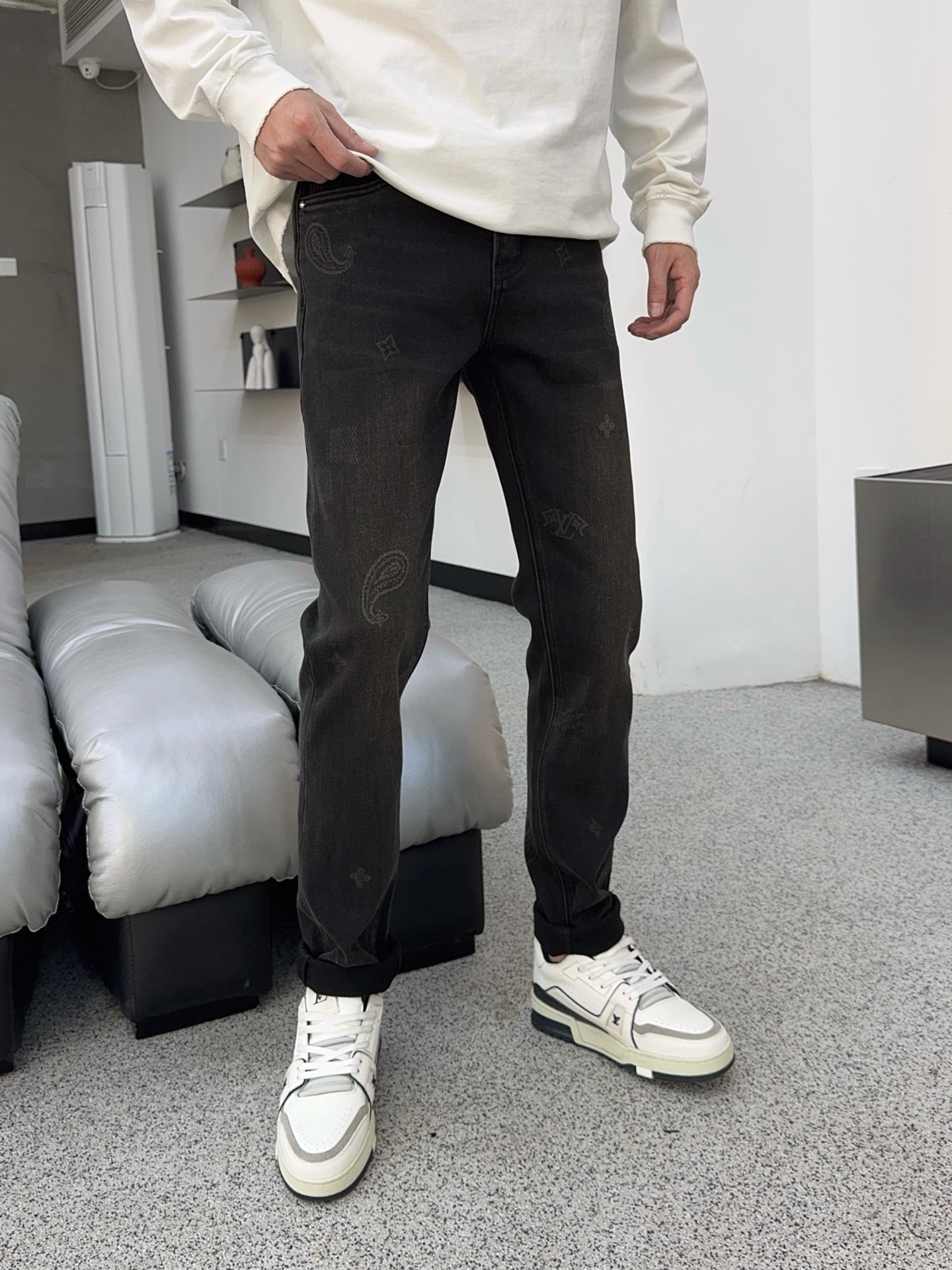 ￼ 冬❄️（底抓绒）秋冬🔥新款现货上市🔥🔥原单爆款牛仔裤👖超级定制款，原版五金，超级重工工艺，版型超赞👍