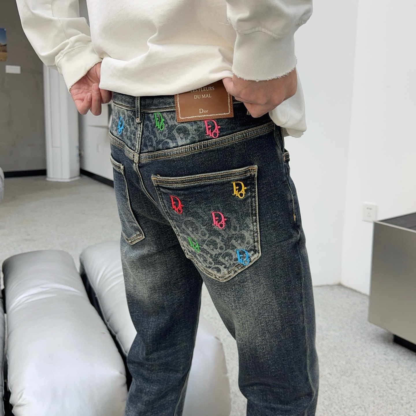 ￼ 冬❄️（底抓绒）秋冬🔥新款现货上市🔥🔥原单爆款牛仔裤👖超级定制款，原版五金，超级重工工艺，版型超赞👍