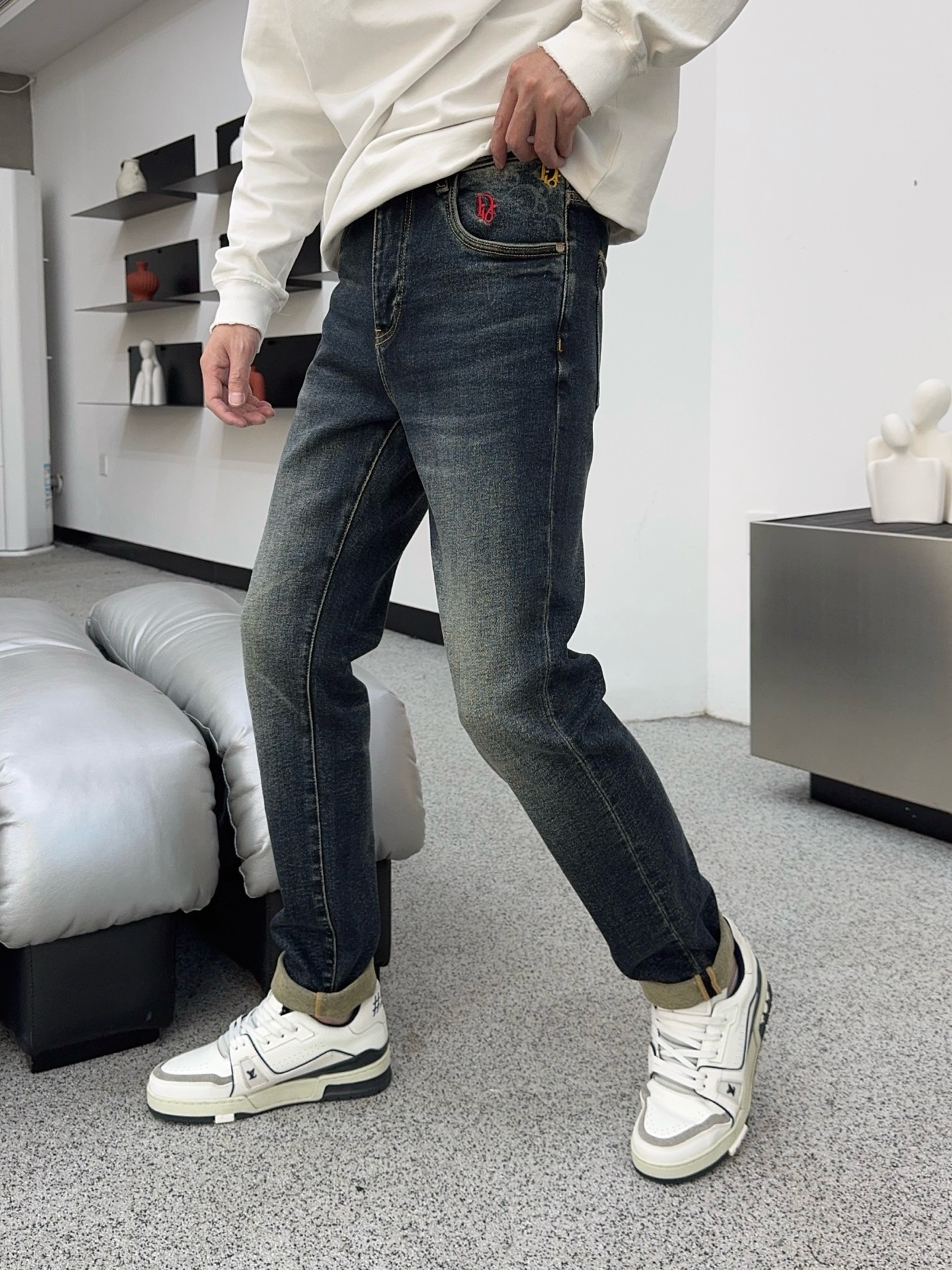 ￼ 冬❄️（底抓绒）秋冬🔥新款现货上市🔥🔥原单爆款牛仔裤👖超级定制款，原版五金，超级重工工艺，版型超赞👍