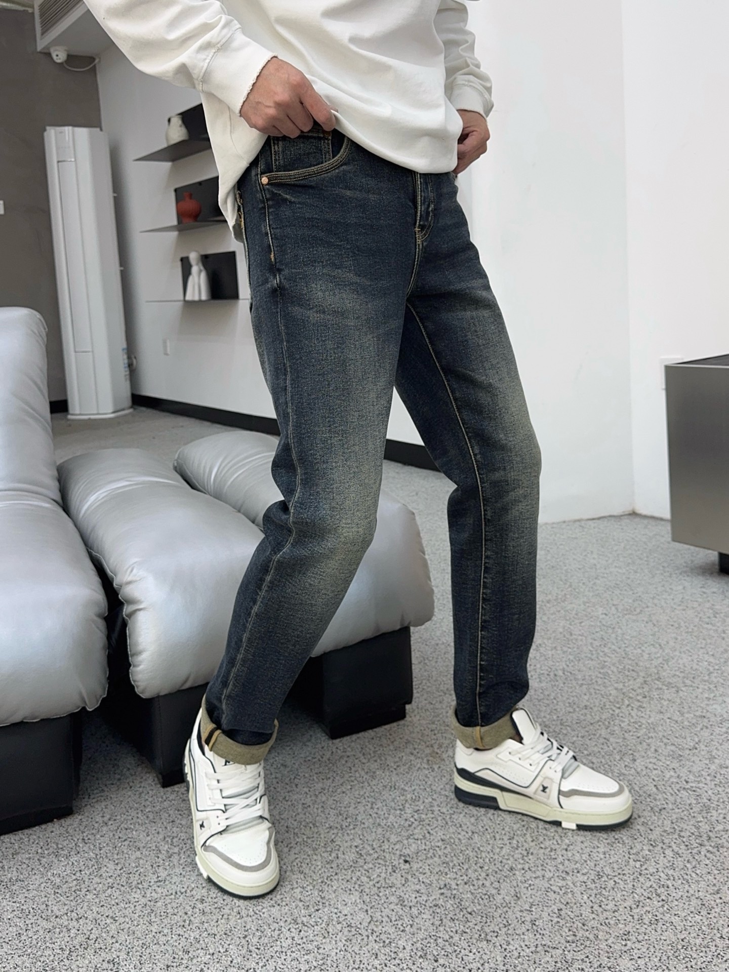 ￼ 冬❄️（底抓绒）秋冬🔥新款现货上市🔥🔥原单爆款牛仔裤👖超级定制款，原版五金，超级重工工艺，版型超赞👍