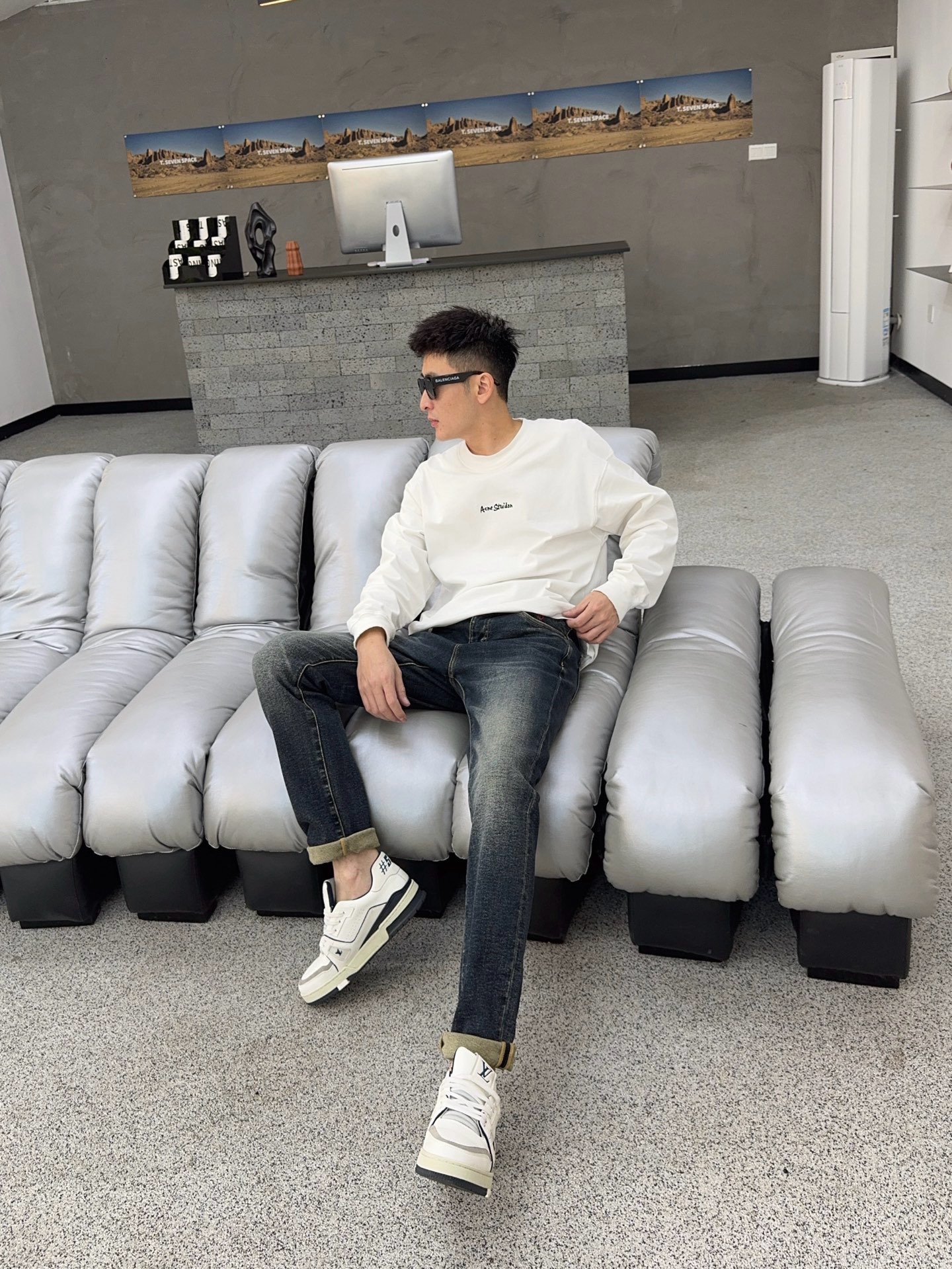 ￼ 冬❄️（底抓绒）秋冬🔥新款现货上市🔥🔥原单爆款牛仔裤👖超级定制款，原版五金，超级重工工艺，版型超赞👍