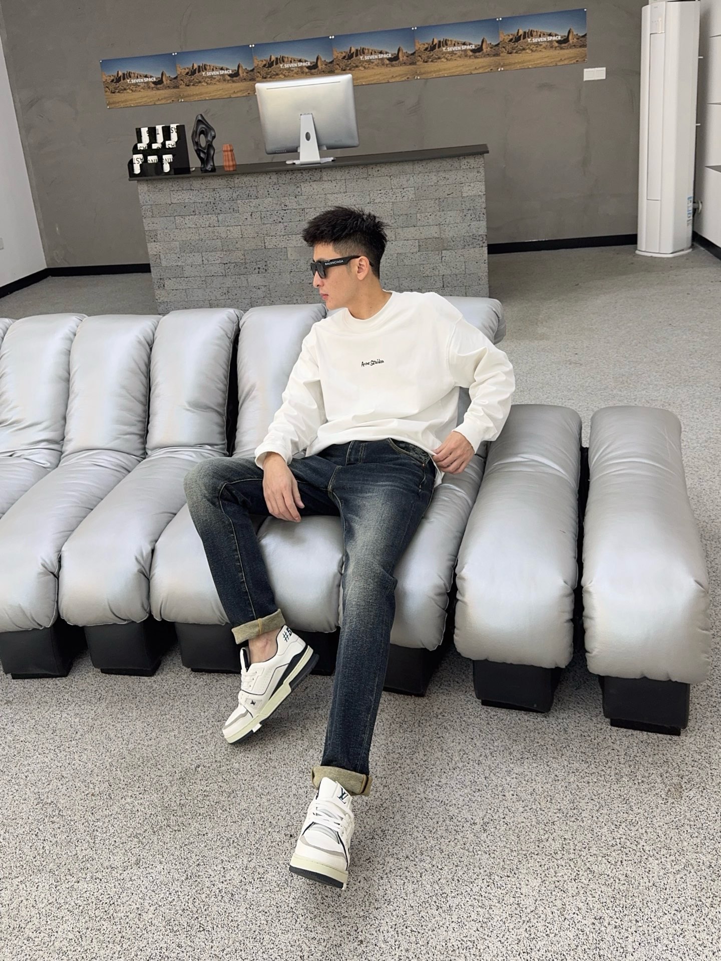 ￼ 冬❄️（底抓绒）秋冬🔥新款现货上市🔥🔥原单爆款牛仔裤👖超级定制款，原版五金，超级重工工艺，版型超赞👍