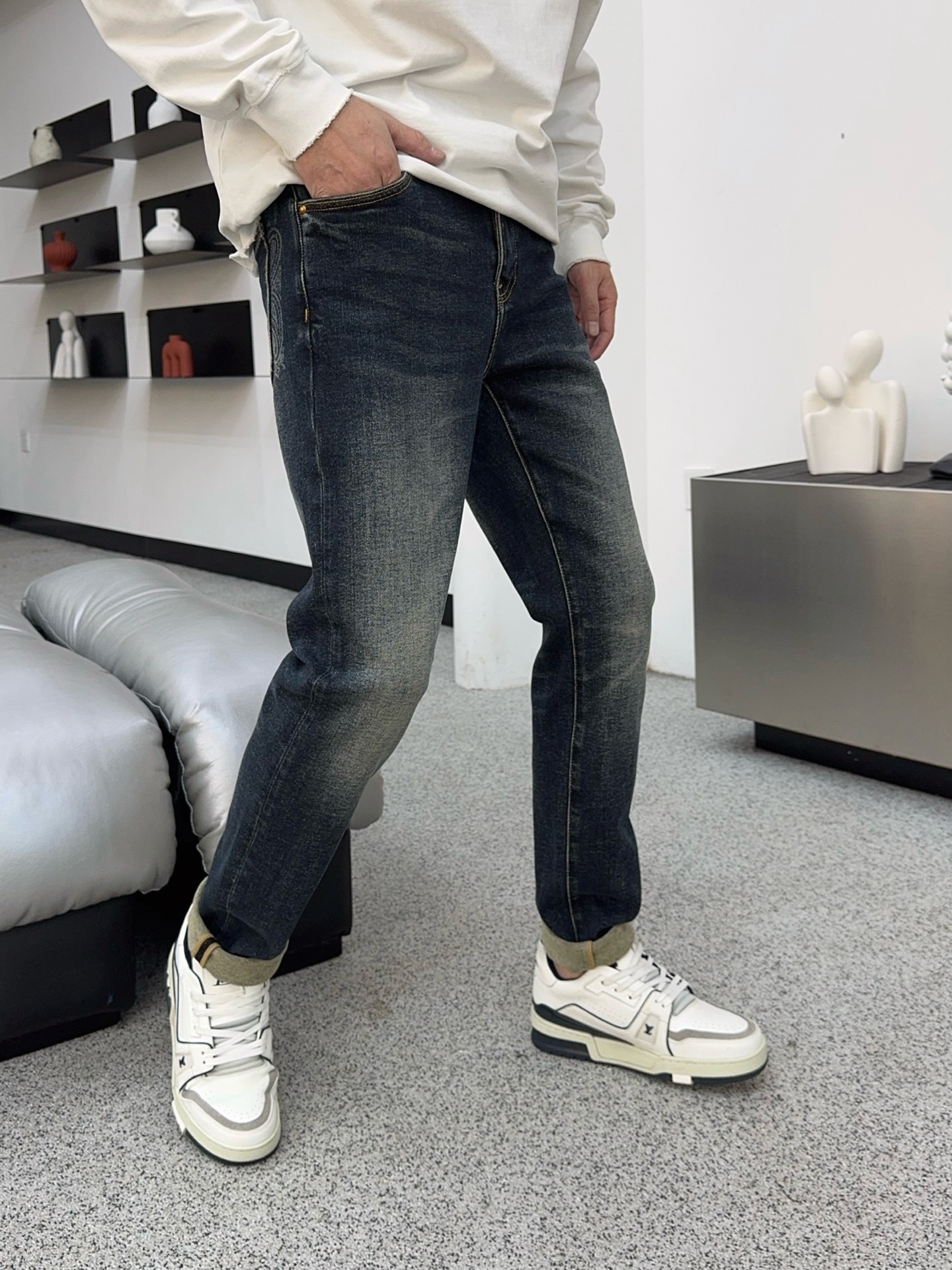 ￼ 冬❄️（底抓绒）秋冬🔥新款现货上市🔥🔥原单爆款牛仔裤👖超级定制款，原版五金，超级重工工艺，版型超赞👍