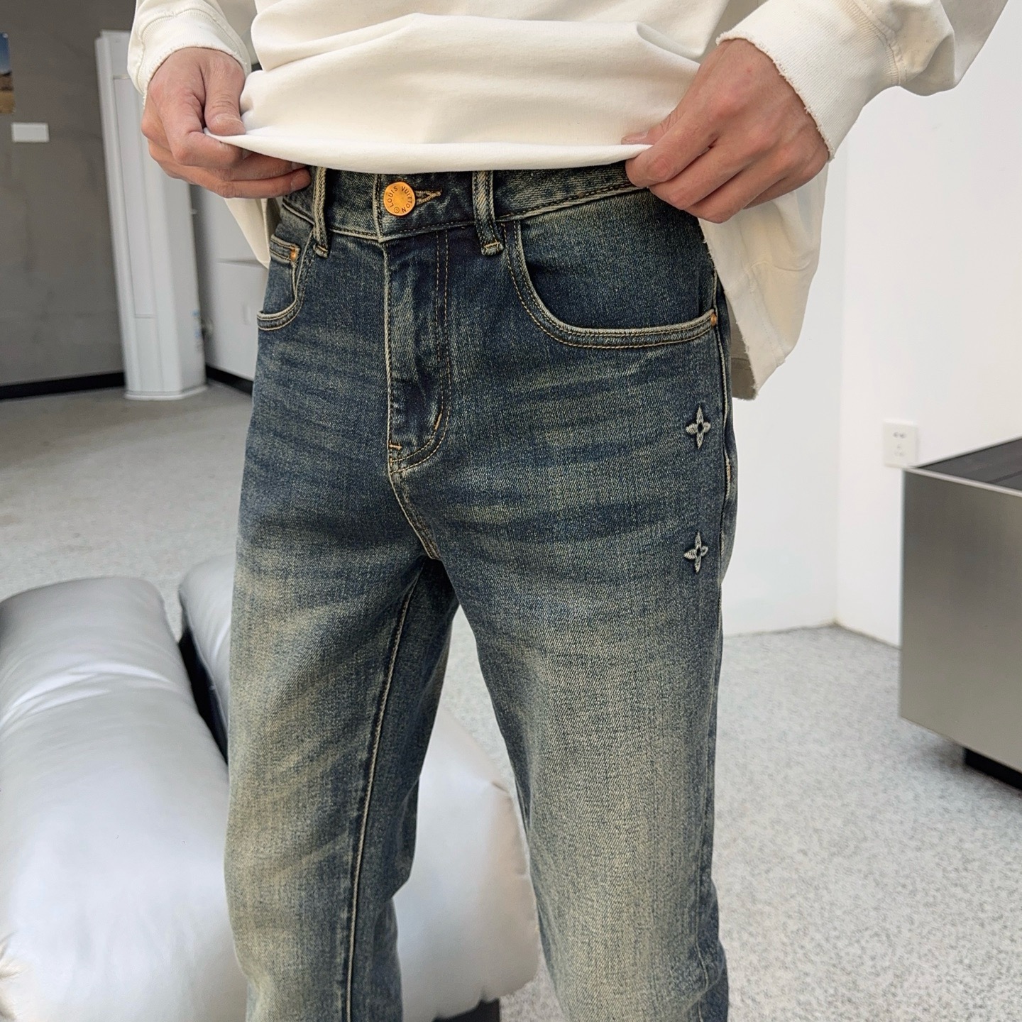 🍁秋冬。独家【首创】❤️🔥原单品质🔥🔥最新品牛仔裤，原版工艺配件，经典图案，面料舒服，裤身工艺设计，潮牌