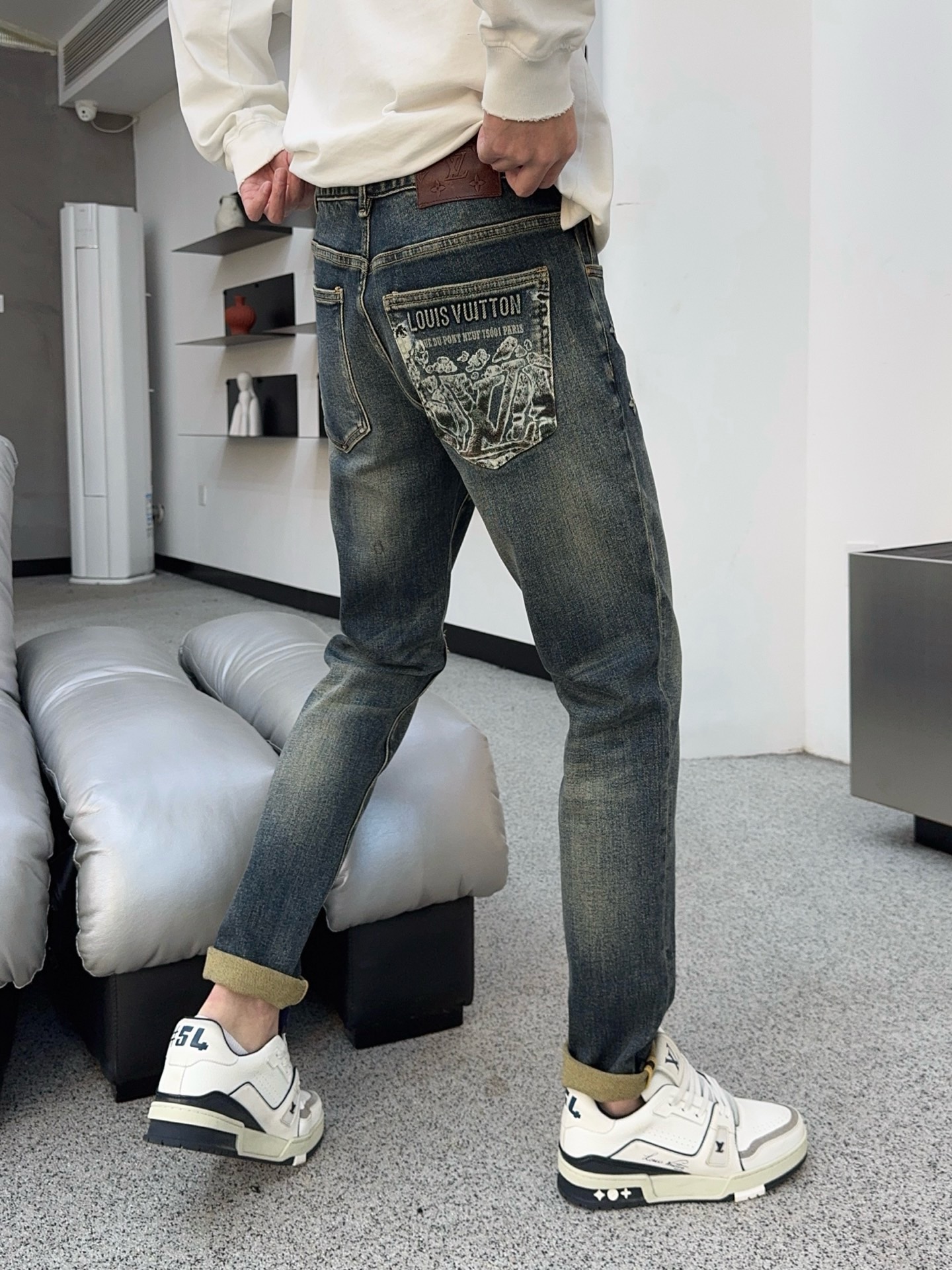 🍁秋冬。独家【首创】❤️🔥原单品质🔥🔥最新品牛仔裤，原版工艺配件，经典图案，面料舒服，裤身工艺设计，潮牌