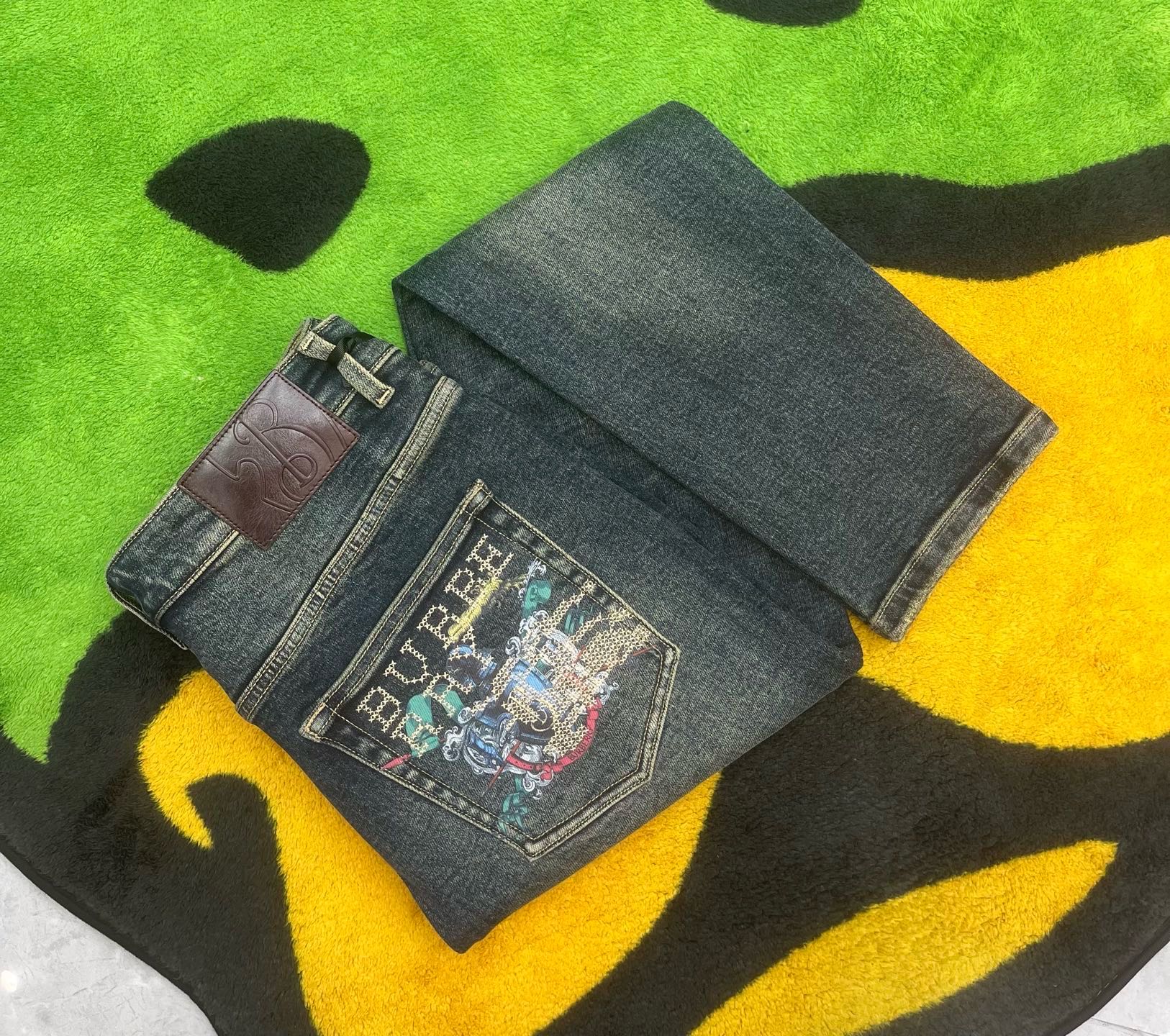 ￼ ￼ ￼ ￼ ²⁰²⁵☘️新品🔥独家【首创】❤️原单品质🍒 爆款🔥牛仔裤👖超级定制款，原版五金，超级重