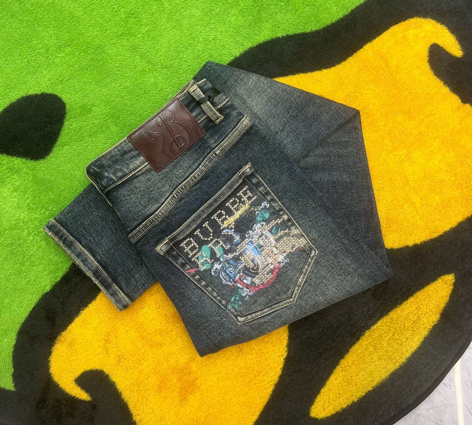 ￼ ￼ ￼ ￼ ²⁰²⁵☘️新品🔥独家【首创】❤️原单品质🍒 爆款🔥牛仔裤👖超级定制款，原版五金，超级重