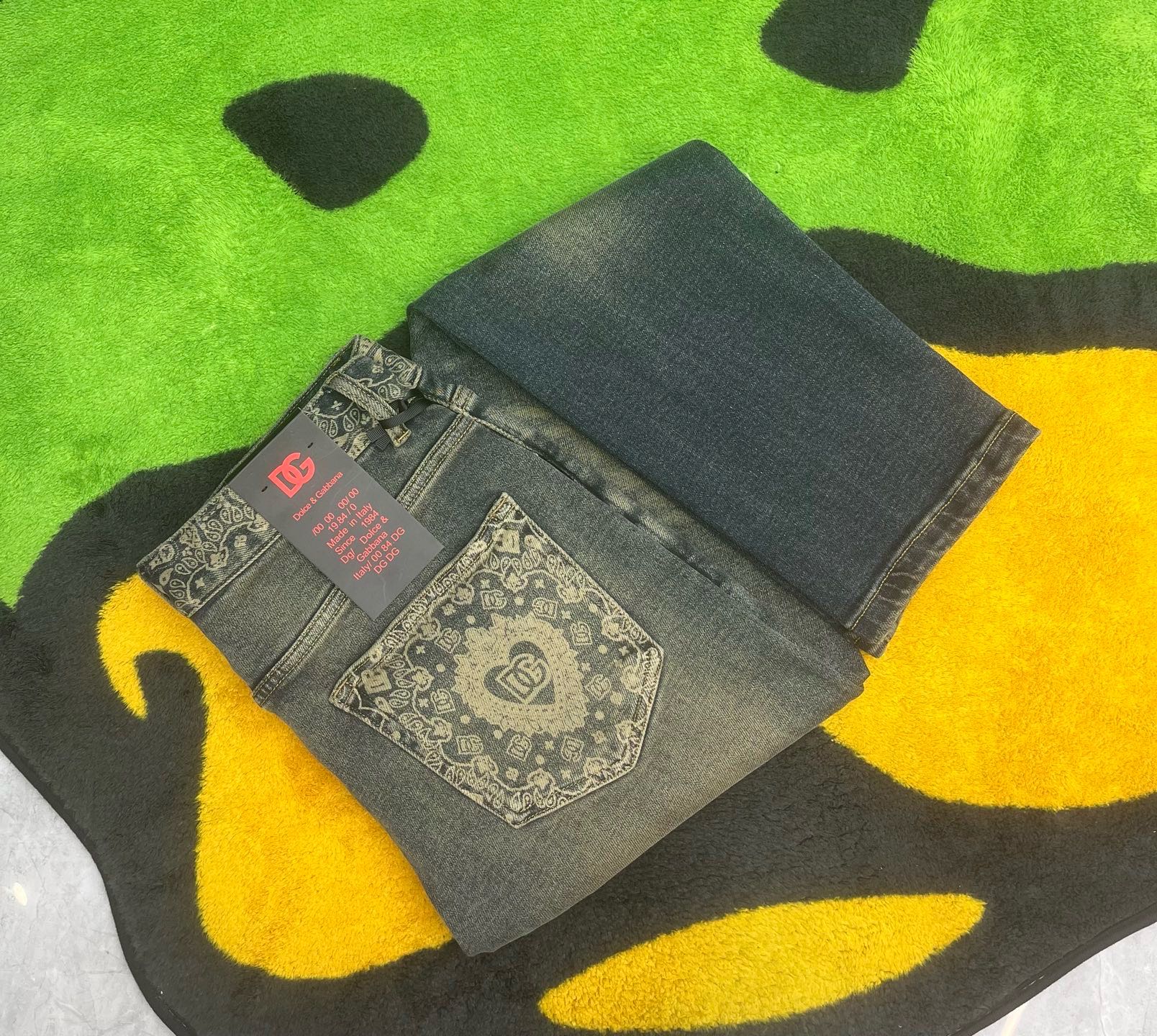 ￼ ￼ ￼ ²⁰²⁵☘️新品🔥独家【首创】❤️原单品质🍒 爆款手绘工艺 🔥牛仔裤👖超级定制款，原版五金，