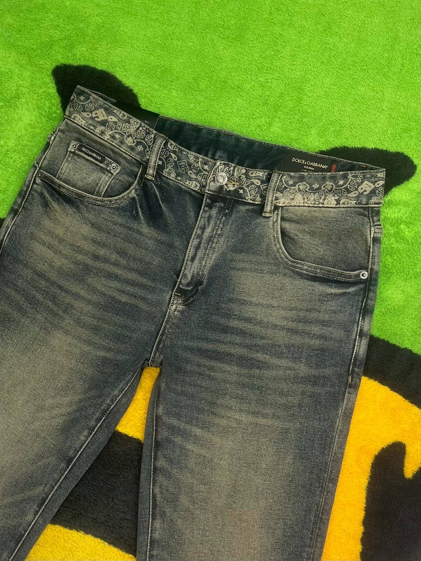 ￼ ￼ ￼ ²⁰²⁵☘️新品🔥独家【首创】❤️原单品质🍒 爆款手绘工艺 🔥牛仔裤👖超级定制款，原版五金，