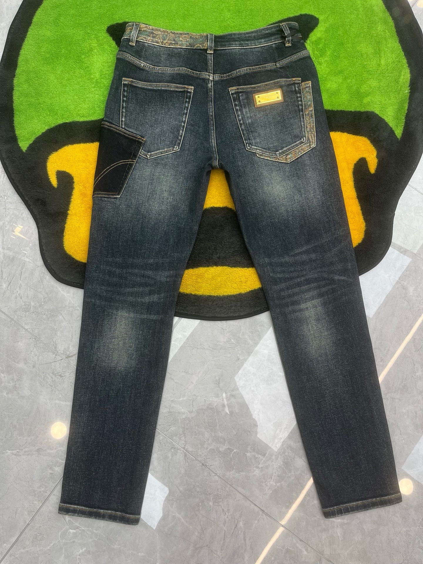 ￼ ￼ ²⁰²⁵☘️新品🔥独家【首创】❤️原单品质🍒 爆款手绘工艺 🔥牛仔裤👖超级定制款，原版五金，超级