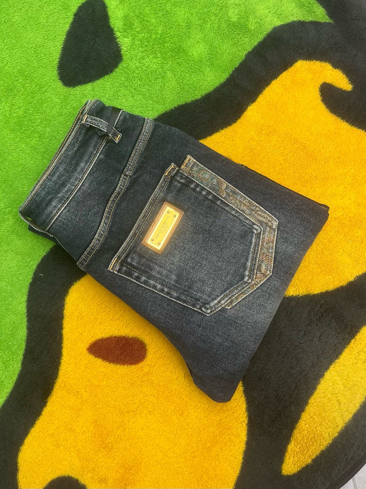 ￼ ￼ ²⁰²⁵☘️新品🔥独家【首创】❤️原单品质🍒 爆款手绘工艺 🔥牛仔裤👖超级定制款，原版五金，超级