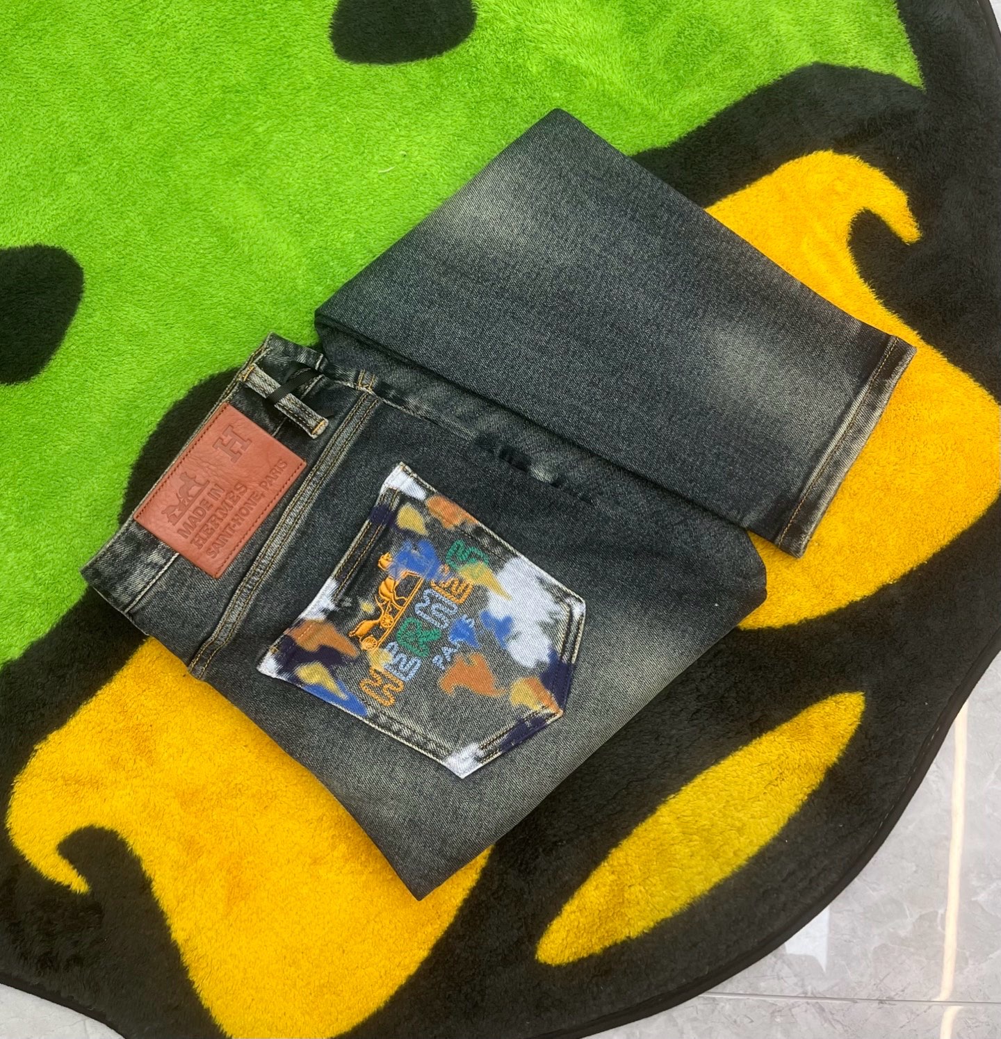 ￼ ￼ ￼ ²⁰²⁵☘️新品🔥独家【首创】❤️原单品质🍒 爆款手绘工艺 🔥牛仔裤👖超级定制款，原版五金，