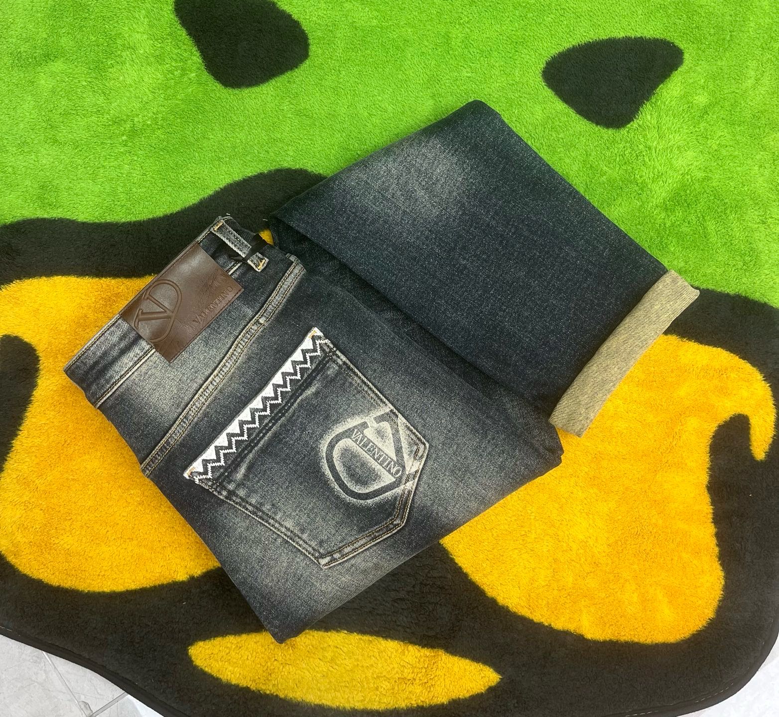 ￼ ￼ 冬❄️·天冷了𝗡𝗲𝘄·❄️今日推荐（底抓绒）独家首发❤️原单品质🍒原版五金扣，版型洗水颜色非常到