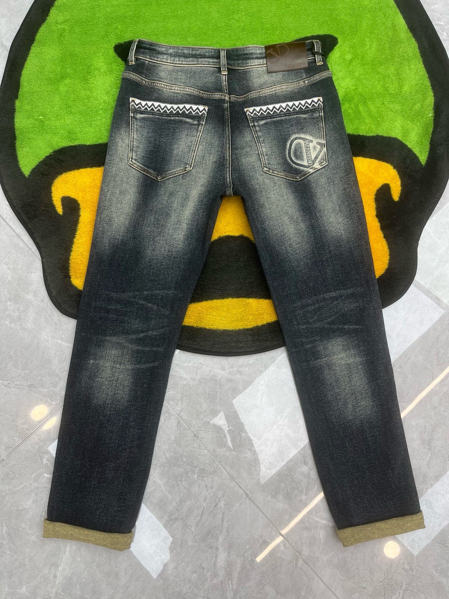 ￼ ￼ 冬❄️·天冷了𝗡𝗲𝘄·❄️今日推荐（底抓绒）独家首发❤️原单品质🍒原版五金扣，版型洗水颜色非常到