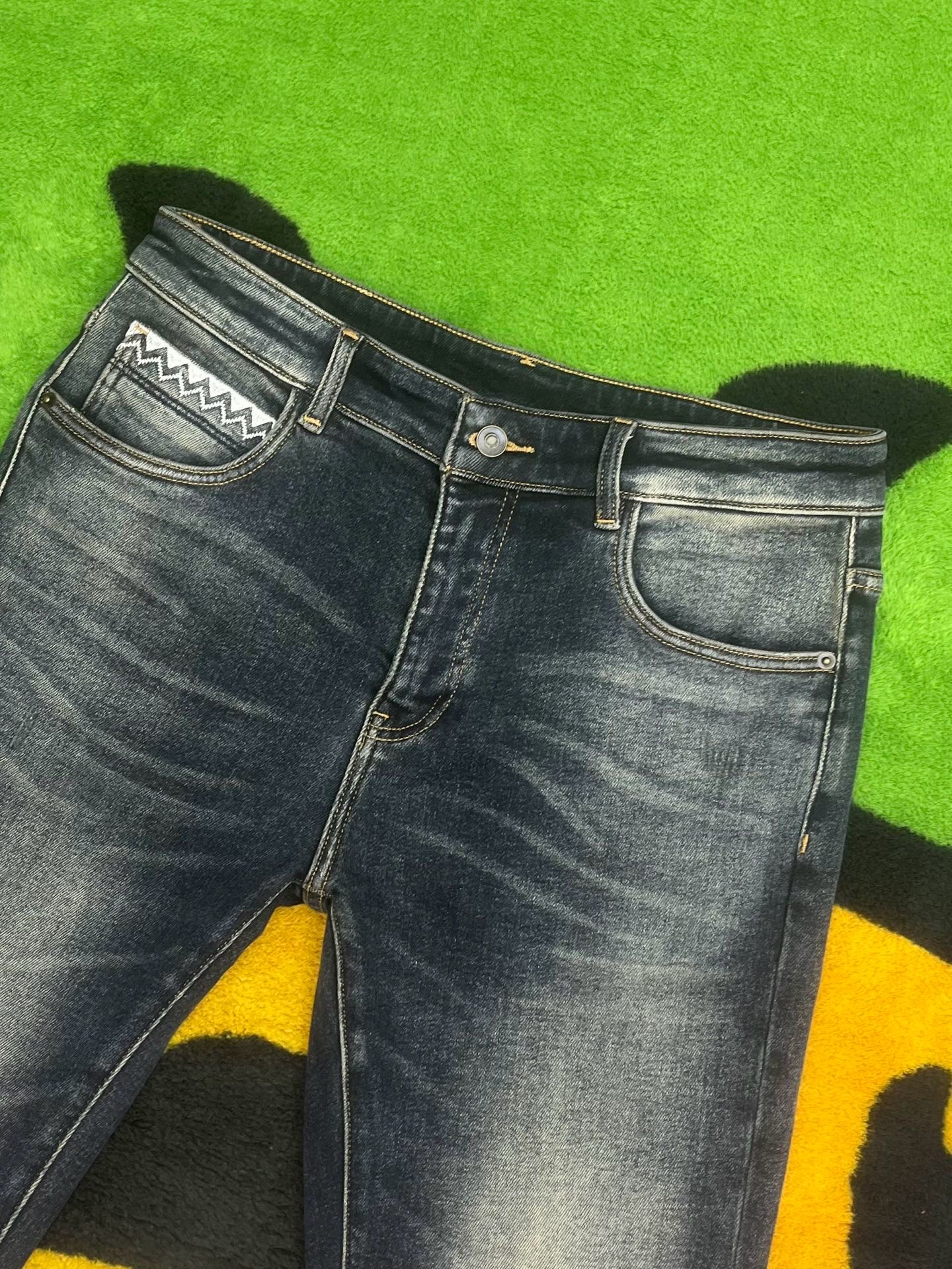 ￼ ￼ 冬❄️·天冷了𝗡𝗲𝘄·❄️今日推荐（底抓绒）独家首发❤️原单品质🍒原版五金扣，版型洗水颜色非常到