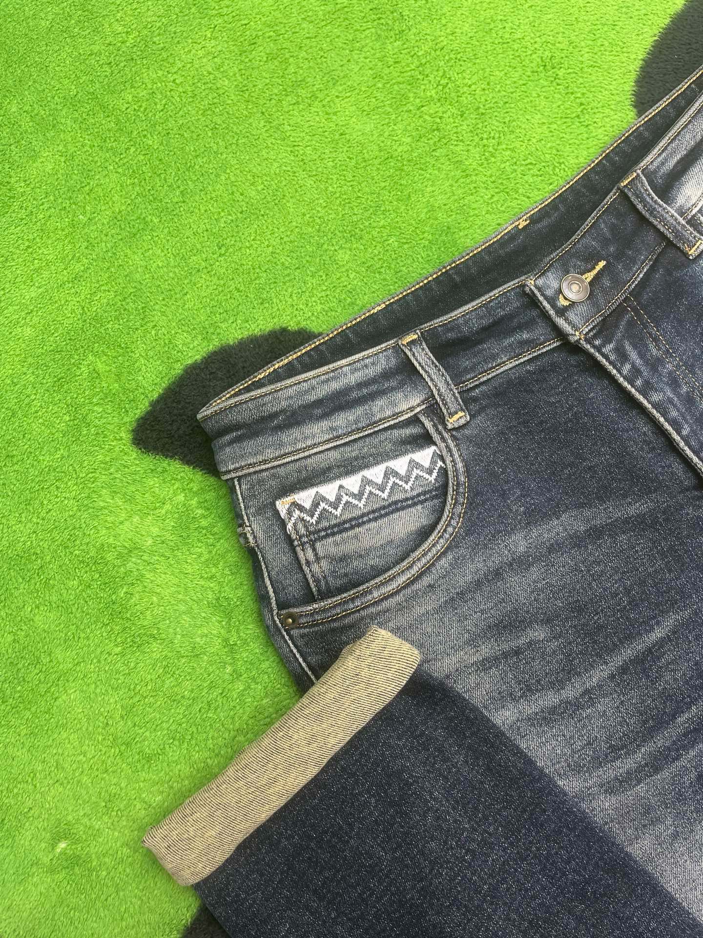 ￼ ￼ 冬❄️·天冷了𝗡𝗲𝘄·❄️今日推荐（底抓绒）独家首发❤️原单品质🍒原版五金扣，版型洗水颜色非常到