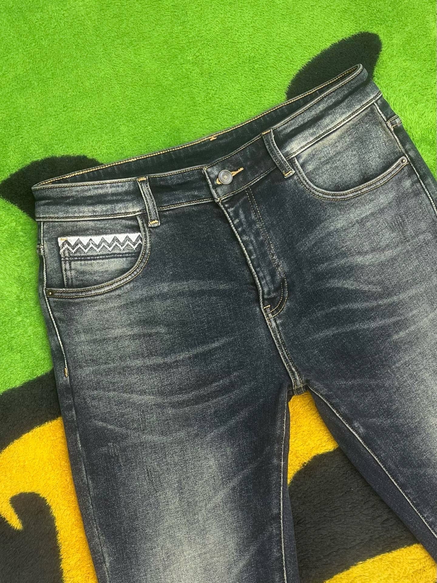 ￼ ￼ 冬❄️·天冷了𝗡𝗲𝘄·❄️今日推荐（底抓绒）独家首发❤️原单品质🍒原版五金扣，版型洗水颜色非常到