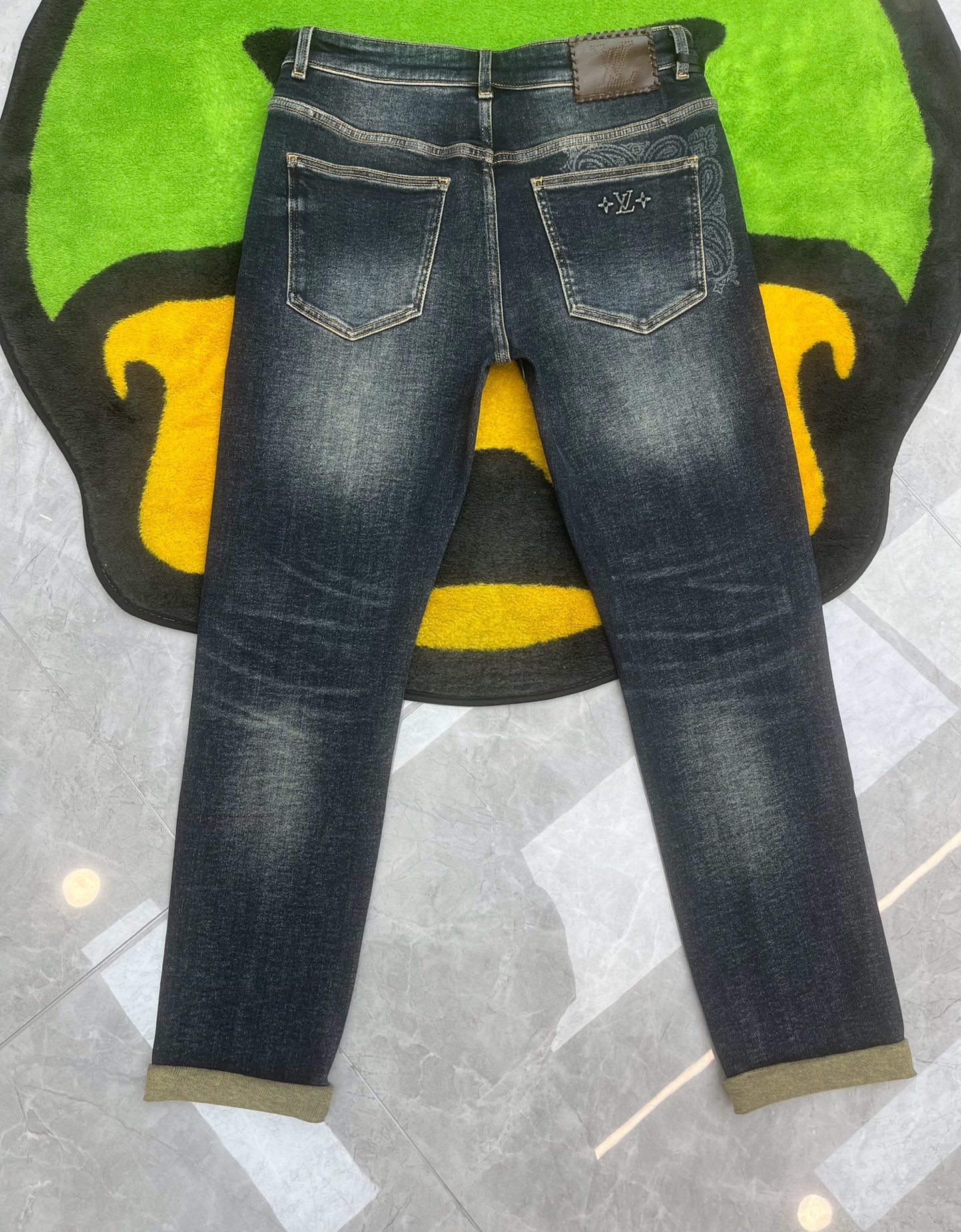 ￼ ￼ 冬❄️·天冷了𝗡𝗲𝘄·❄️今日推荐（底抓绒）独家首发❤️原单品质🍒原版五金扣，版型洗水颜色非常到