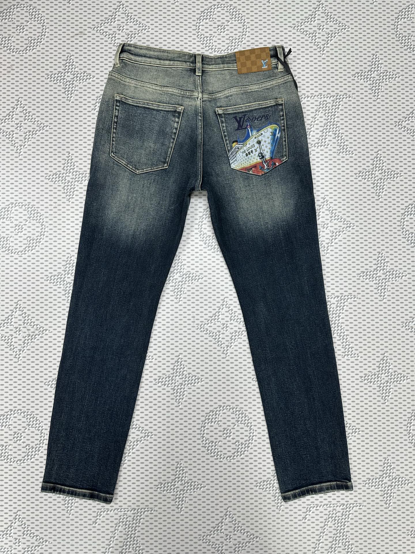 ￼ ￼ ￼ 路易号🚢新品🔥独家【首创】❤️原单品质🍒 爆款手绘工艺 🔥牛仔裤👖超级定制款，原版五金，超级